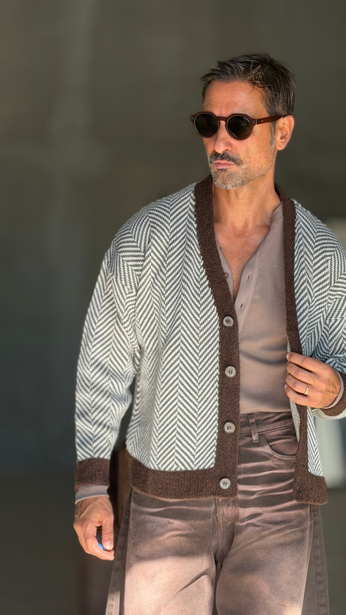 WHITE VISCOSE TROUSERS WITH REGULAR BOTTOM