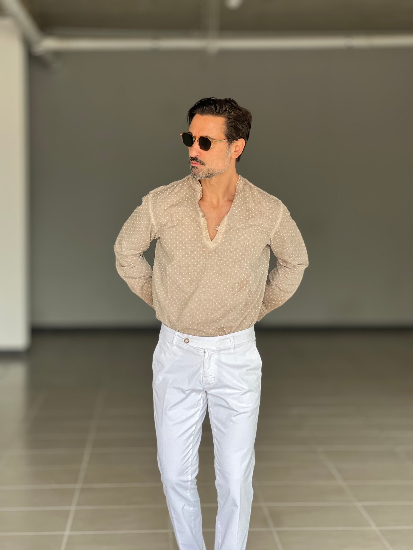 WHITE VISCOSE TROUSERS WITH REGULAR BOTTOM