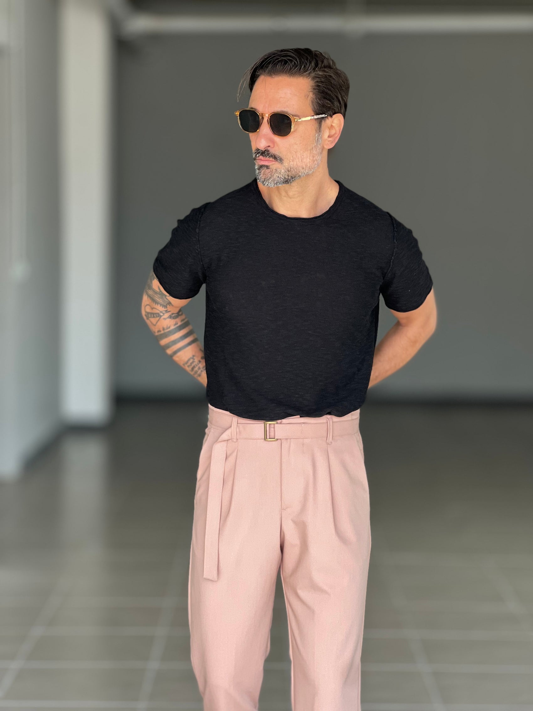 MAGLIA NERA FIAMMATA TAGLIO VIVO