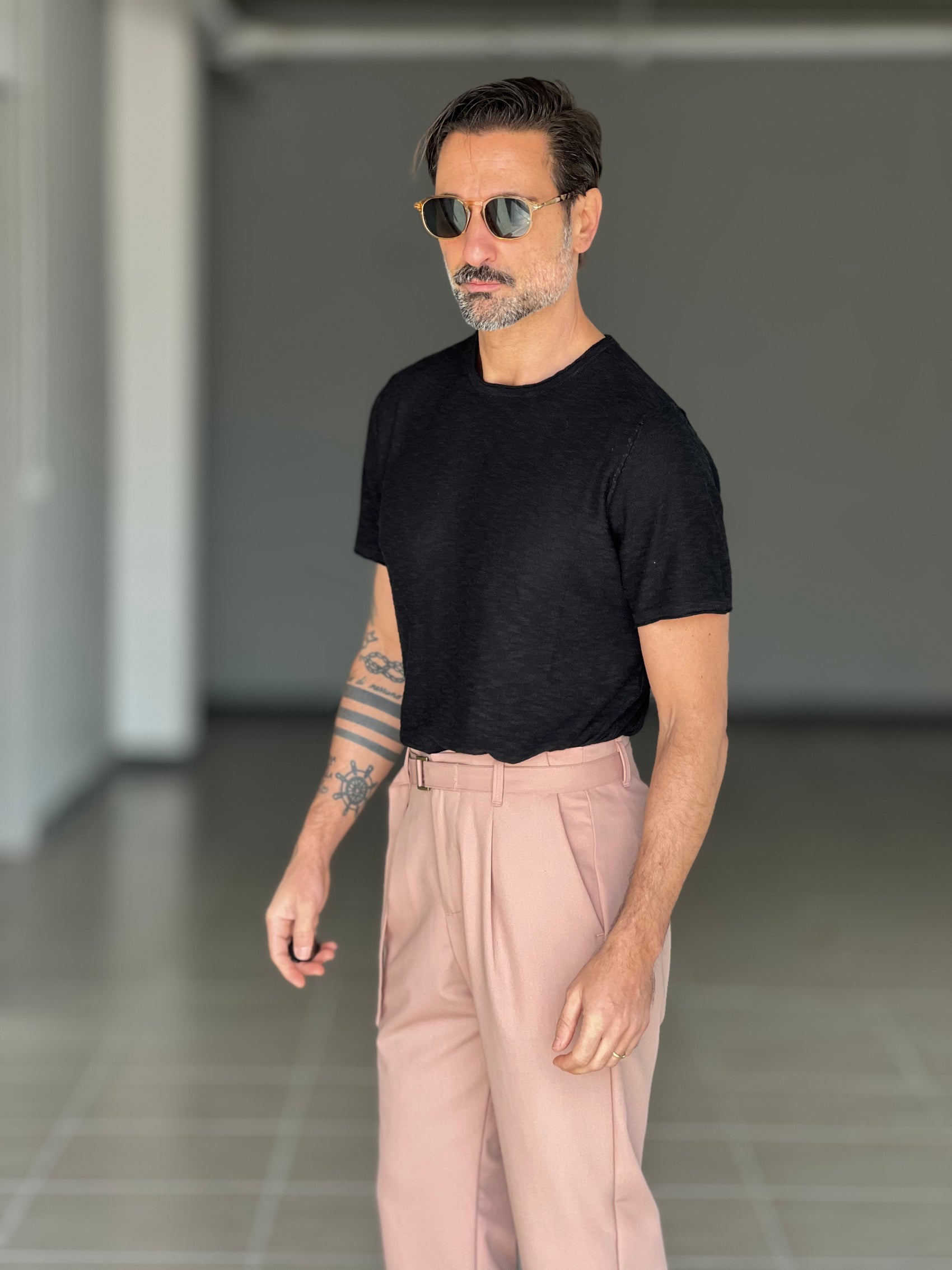 MAGLIA NERA FIAMMATA TAGLIO VIVO