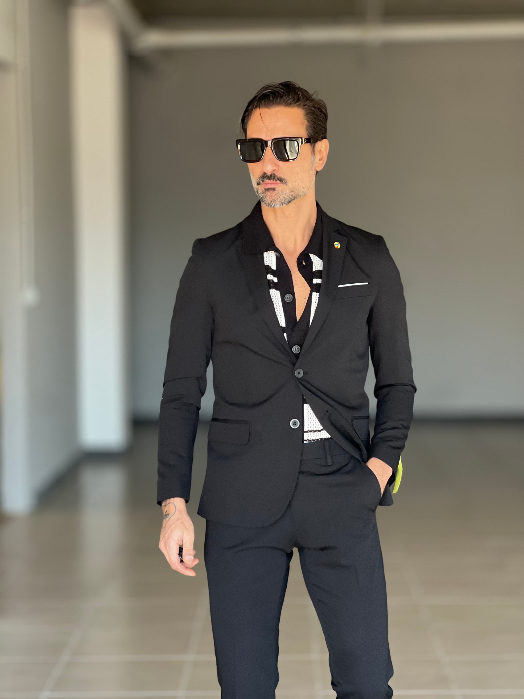 ABITO NERO MONOPETTO VISCOSA