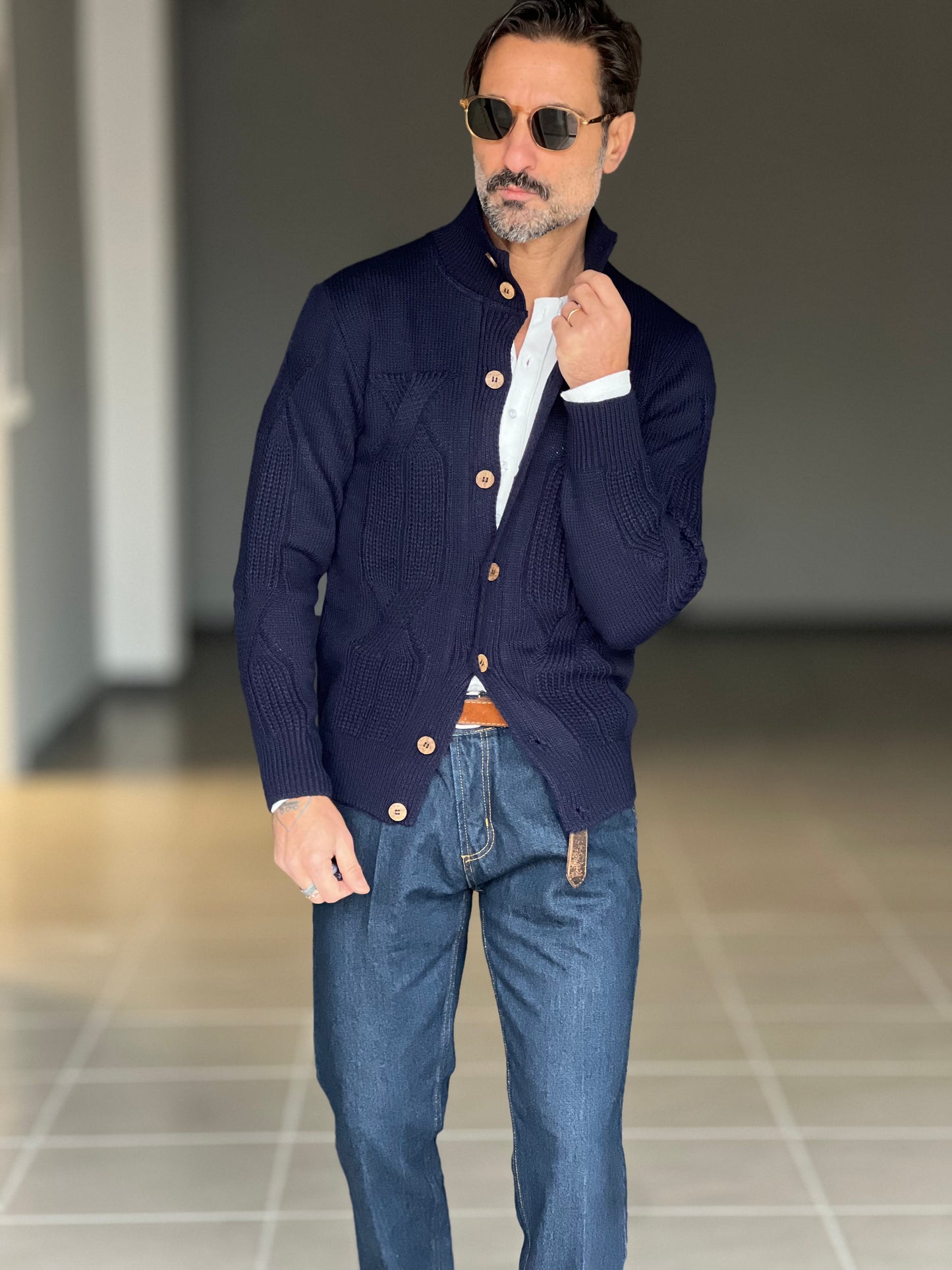 CARDIGAN  BLU OPERATO COLLO IN PIEDI