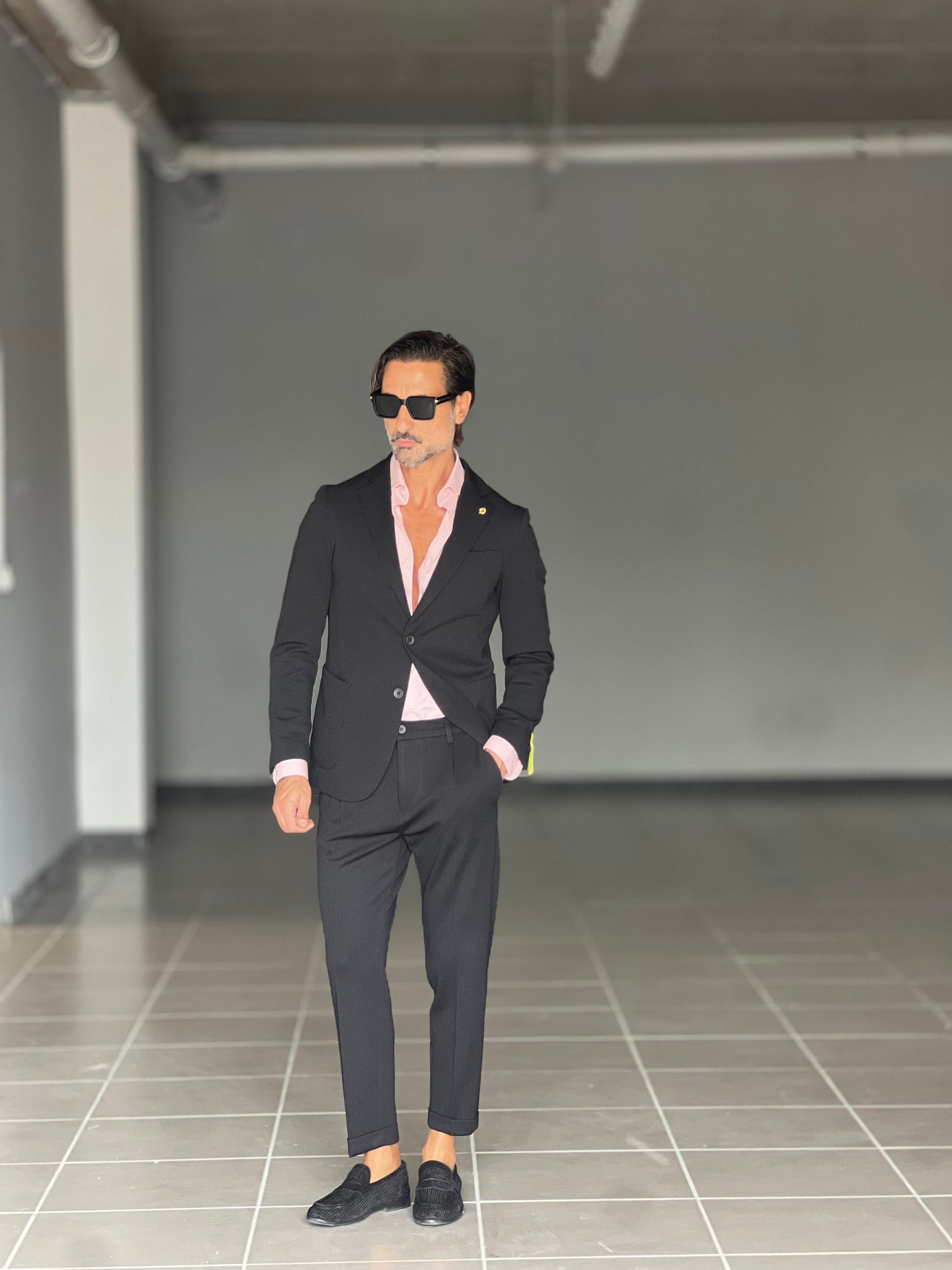 *ABITO  NERO MONOPETTO OPERATO PANTALONE MEZZAMOLLA