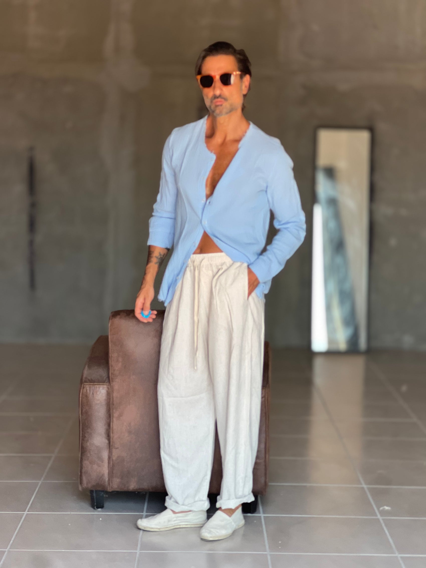 WHITE VISCOSE TROUSERS WITH REGULAR BOTTOM