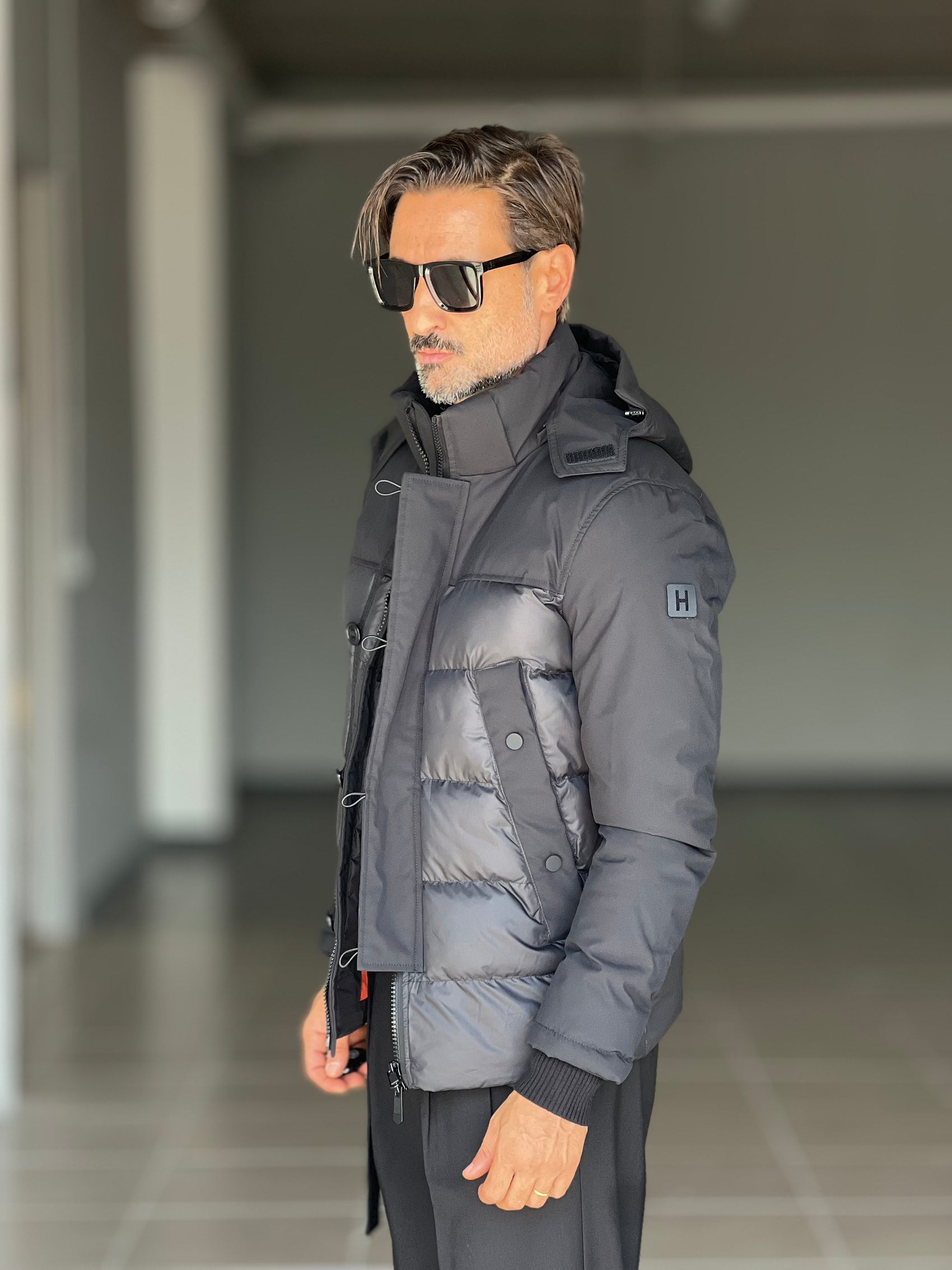 PIUMINO NERO TECNCO E TESSUTO DOPPIO CURSORE HAPPER