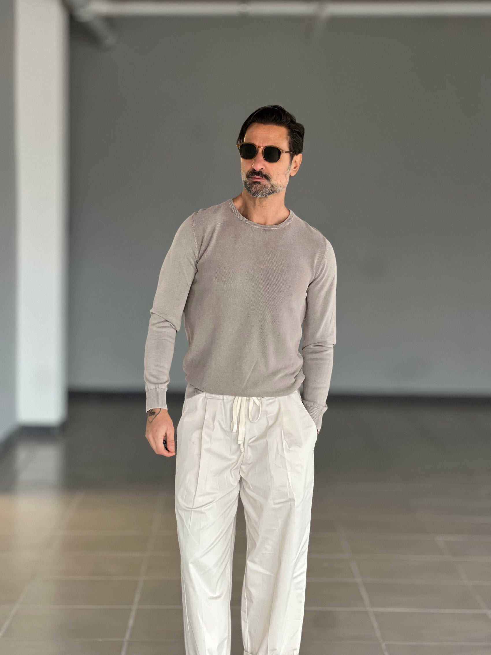 WHITE VISCOSE TROUSERS WITH REGULAR BOTTOM