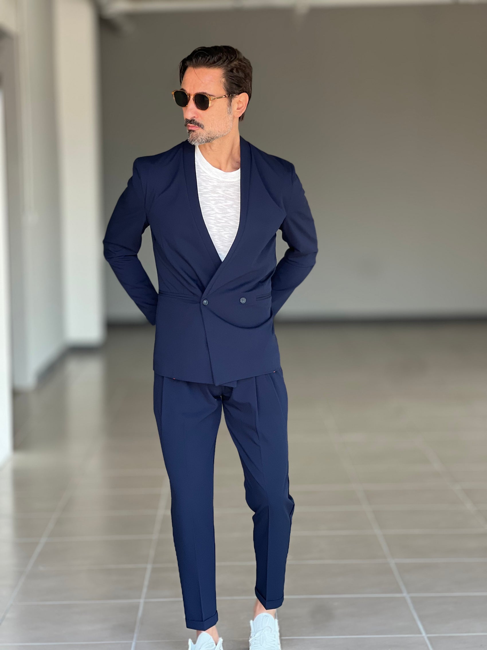 GIACCA  BLU COLLO SCIALLATO DOPPIOPETTO ( PUOI ABBINARE IL PANTALONE CON IL CODICE 31)