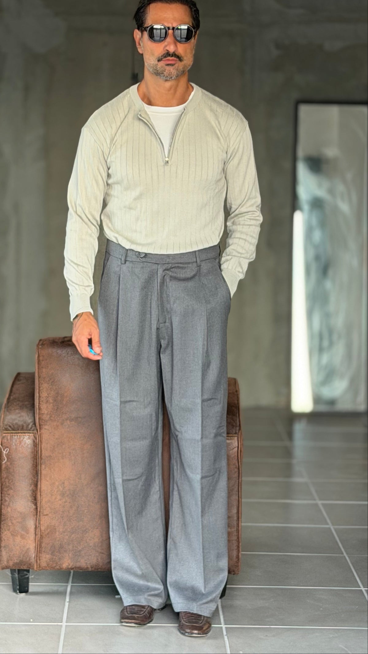 PANTALONE  GRIGIO PINCES VISCOSA  FONDO AMPIO  EFFETTO FLANELLA BATTUTA