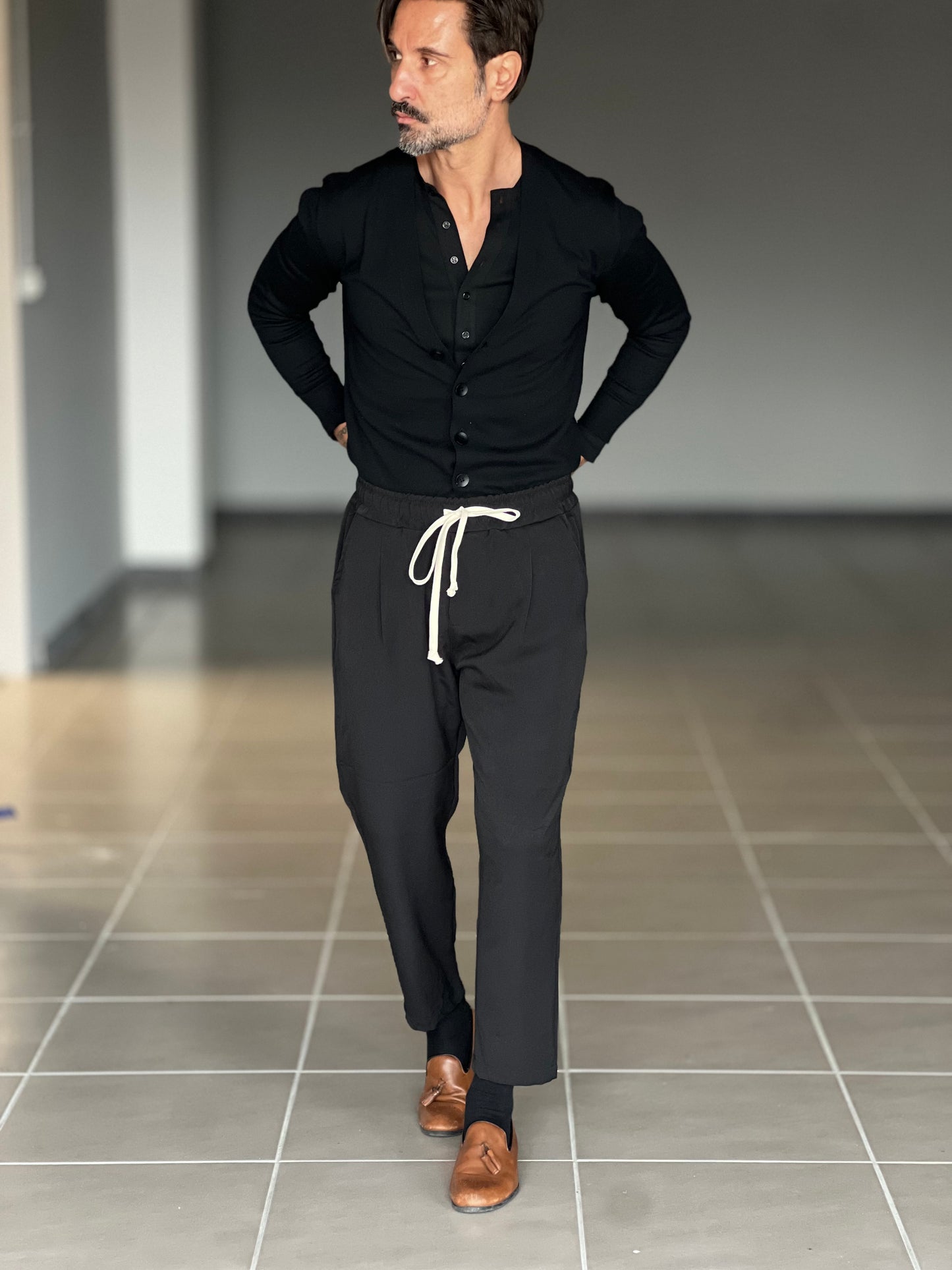 PANTALACCIO COLOR NERO   LACCIO A CONTRASTO   VISCOSA E MISTI