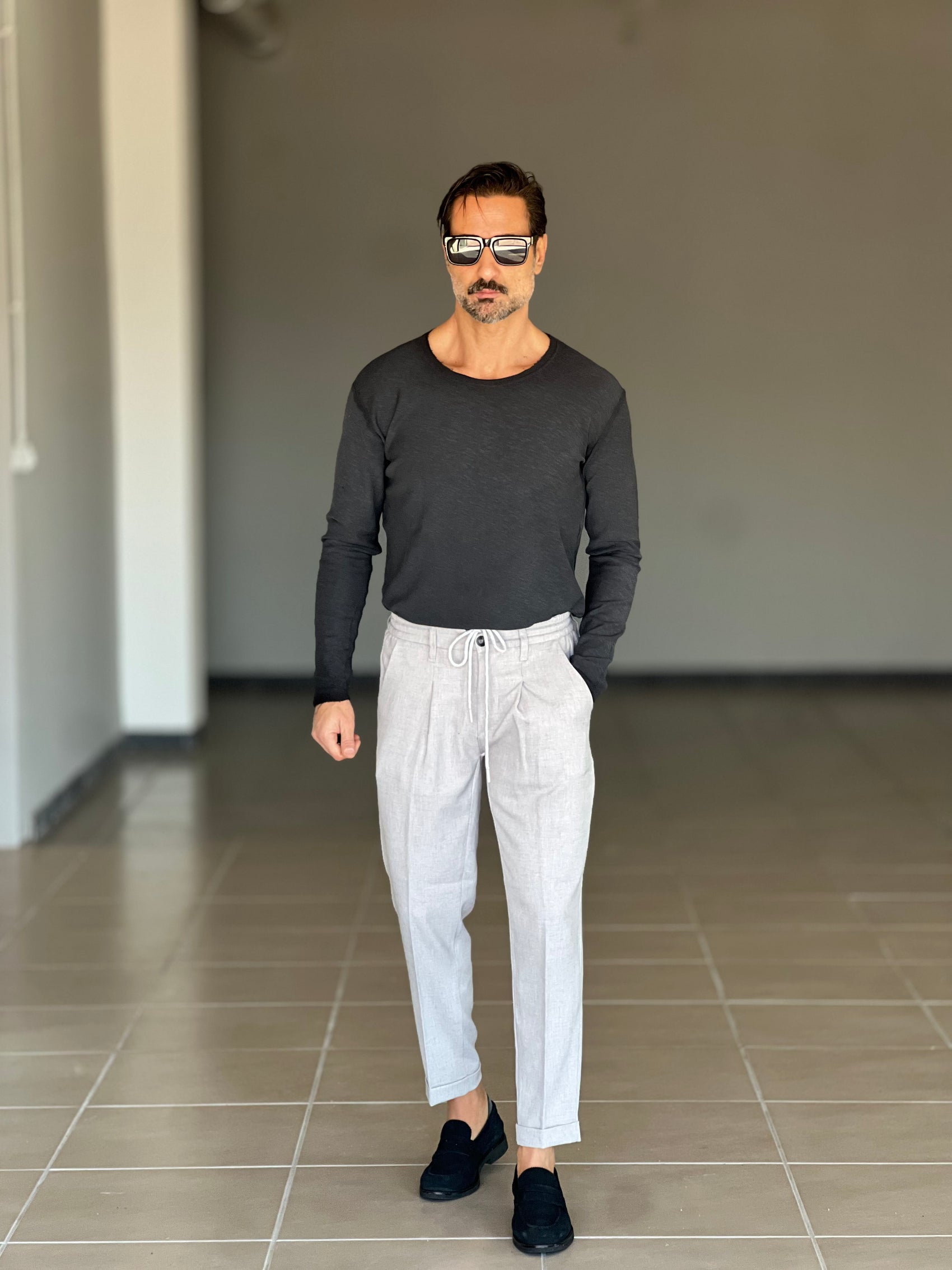 WHITE VISCOSE TROUSERS WITH REGULAR BOTTOM