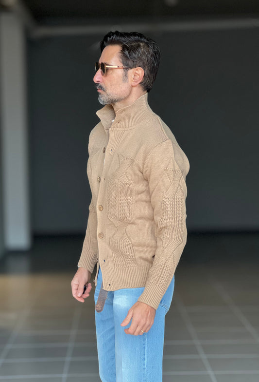 CARDIGAN CAMMELLO  OPERATO COLLO IN PIEDI