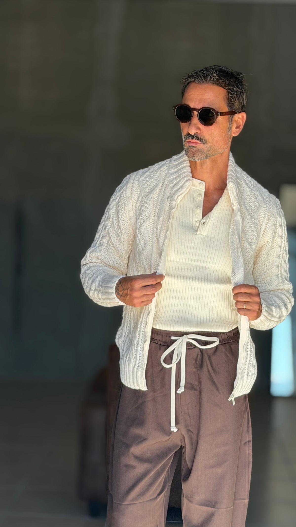 WHITE VISCOSE TROUSERS WITH REGULAR BOTTOM