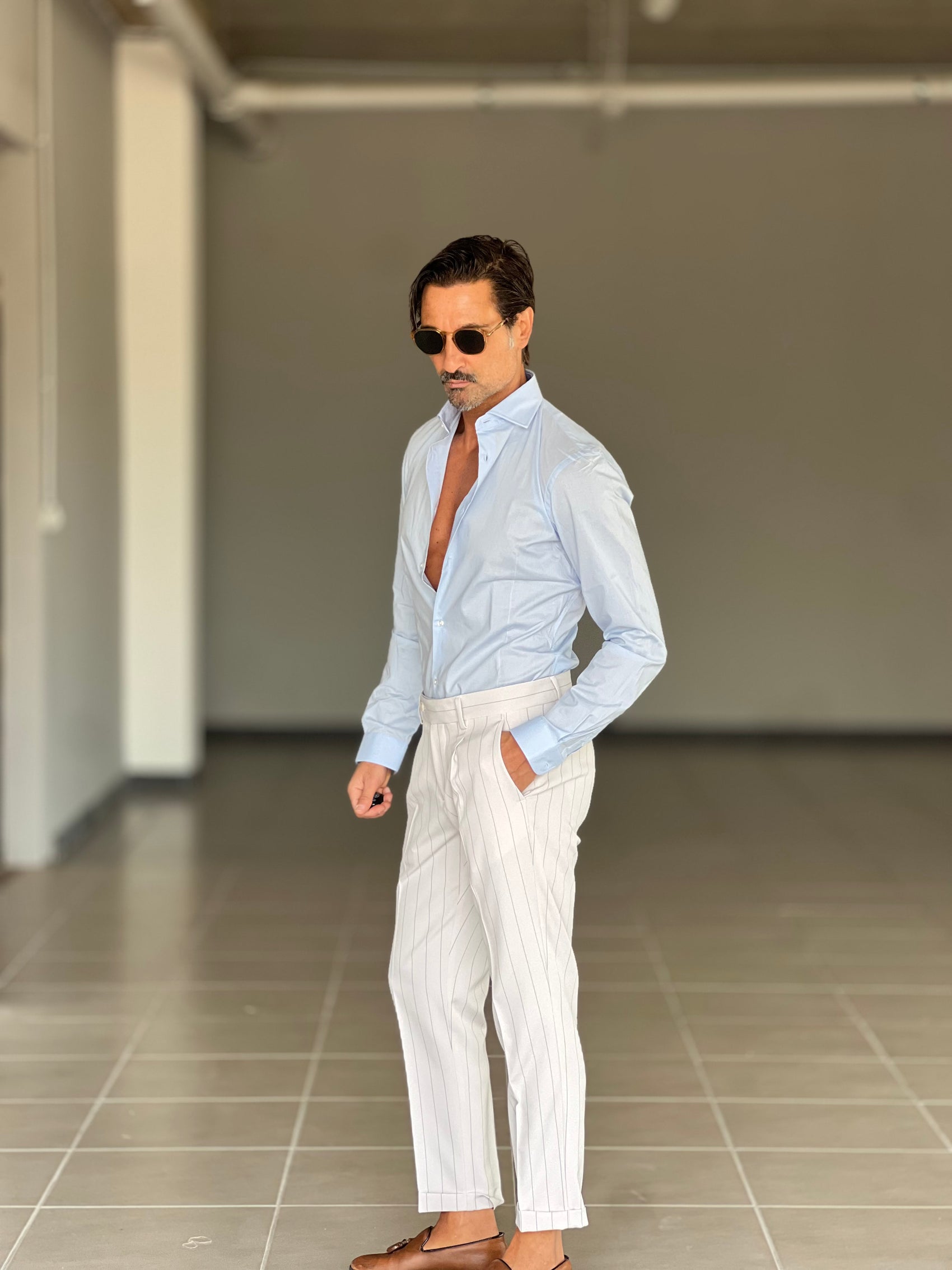 WHITE VISCOSE TROUSERS WITH REGULAR BOTTOM