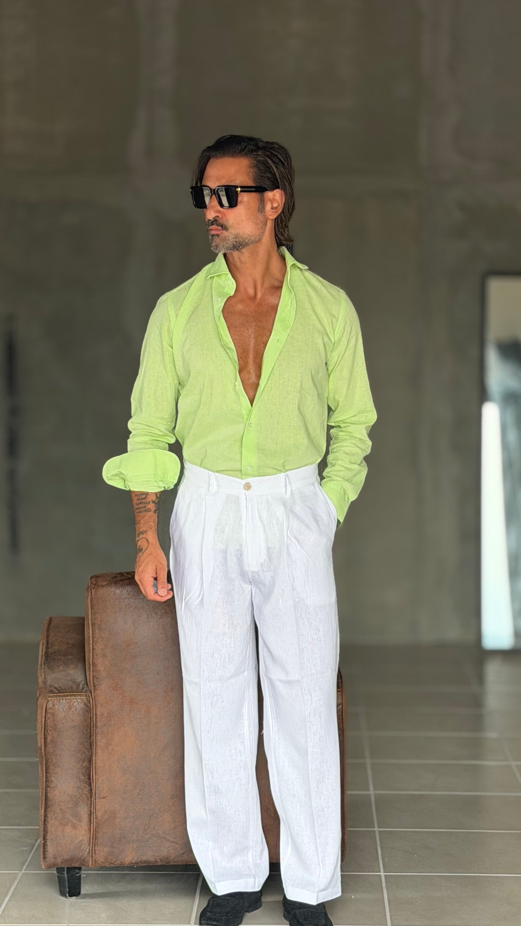 WHITE VISCOSE TROUSERS WITH REGULAR BOTTOM