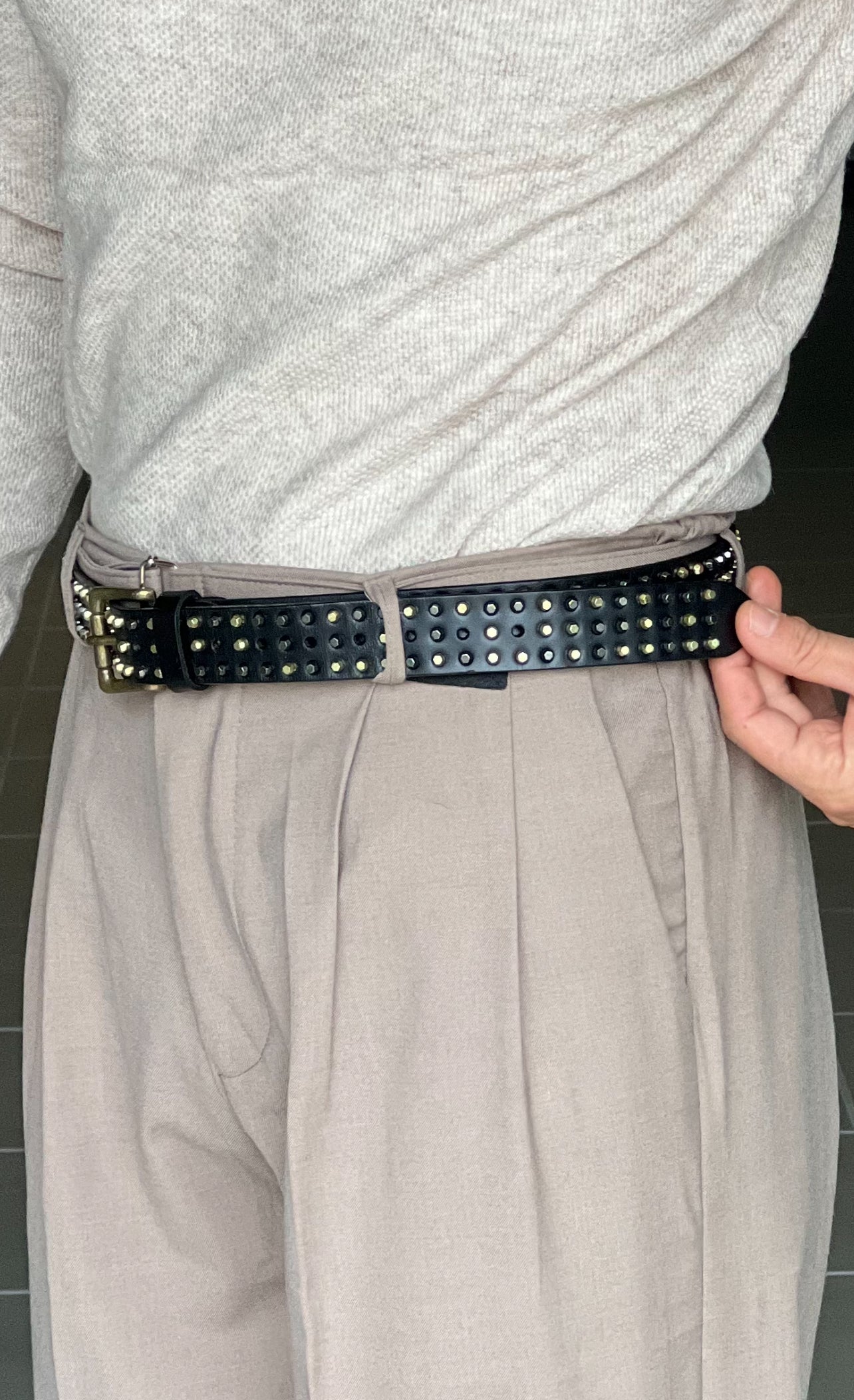 CINTURA  PELLE NERA APPLICAZIONI METALLO