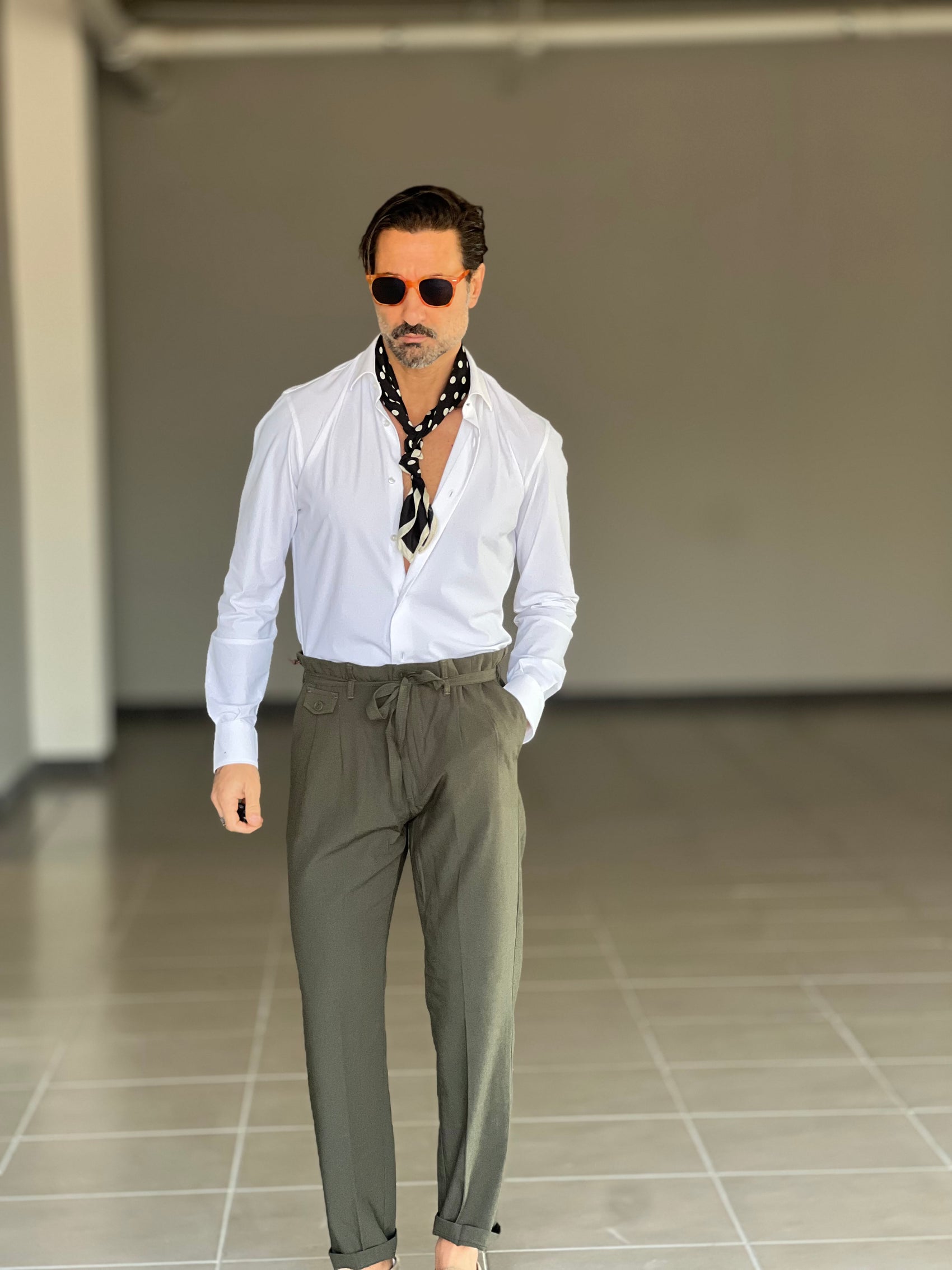 WHITE VISCOSE TROUSERS WITH REGULAR BOTTOM