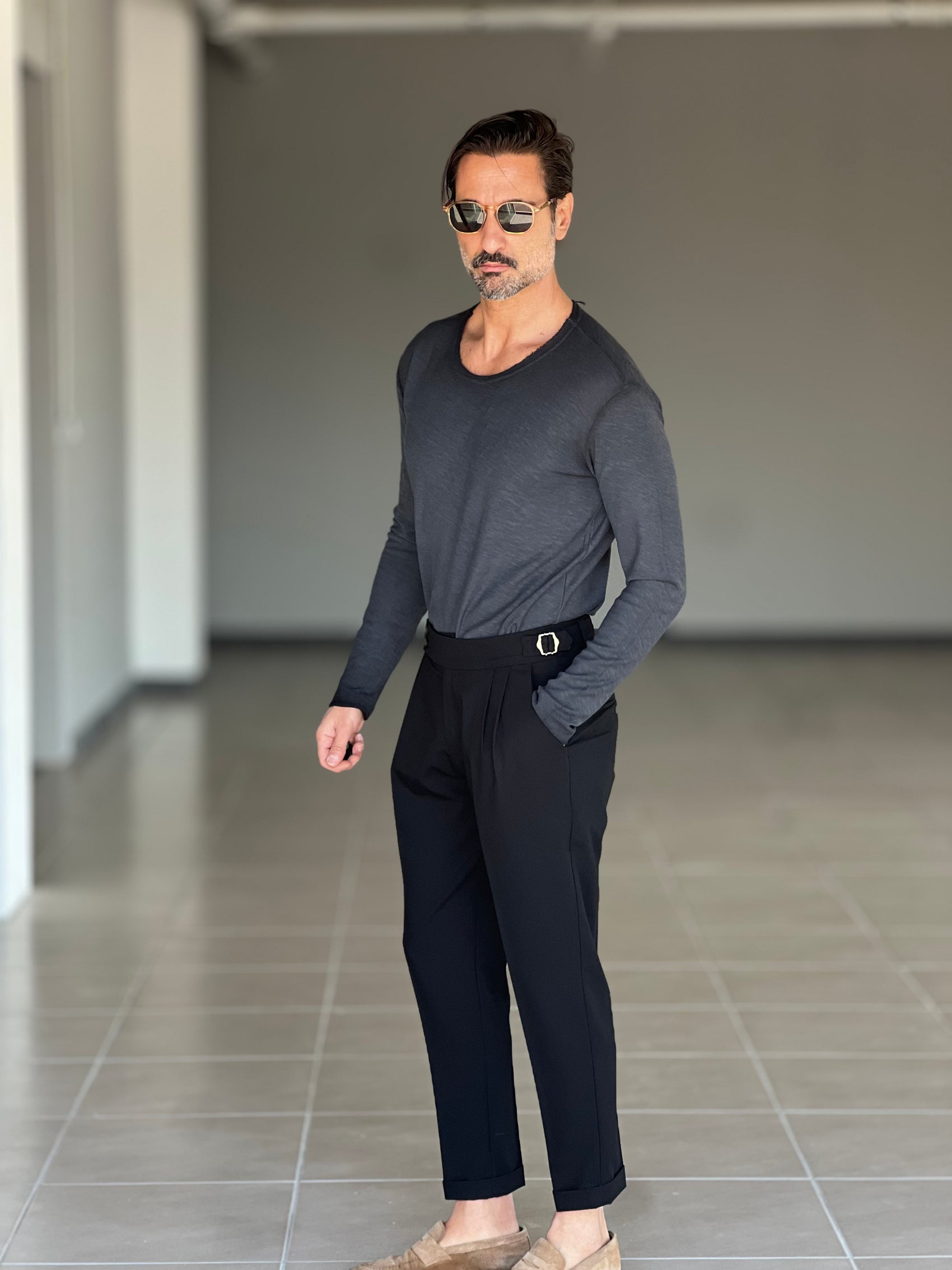 PANTALONE NERO  VITA ALTA PINCES VISCOSA ( CODICE 32 )