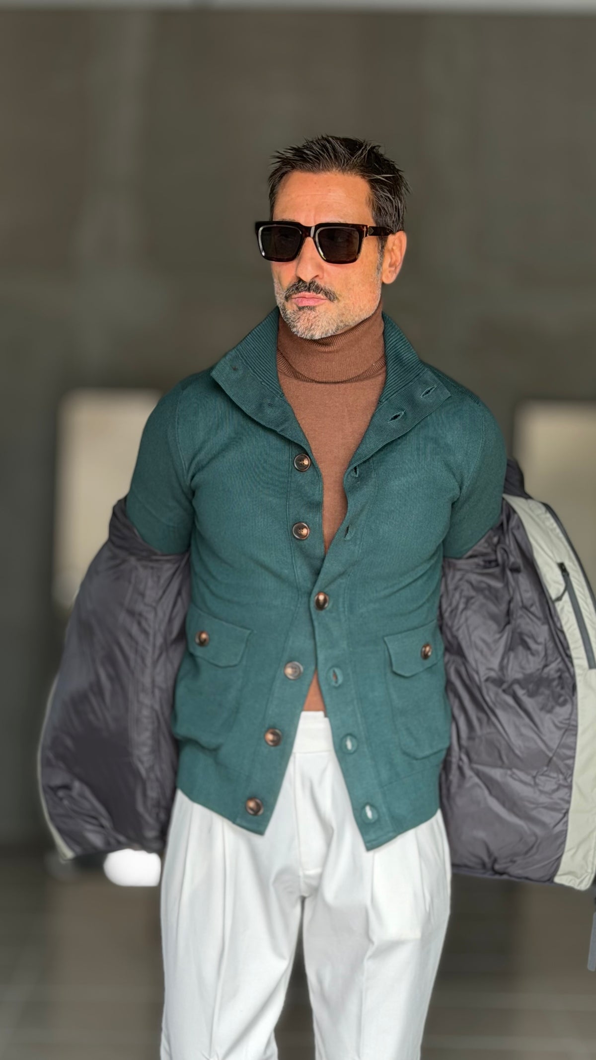 WHITE VISCOSE TROUSERS WITH REGULAR BOTTOM