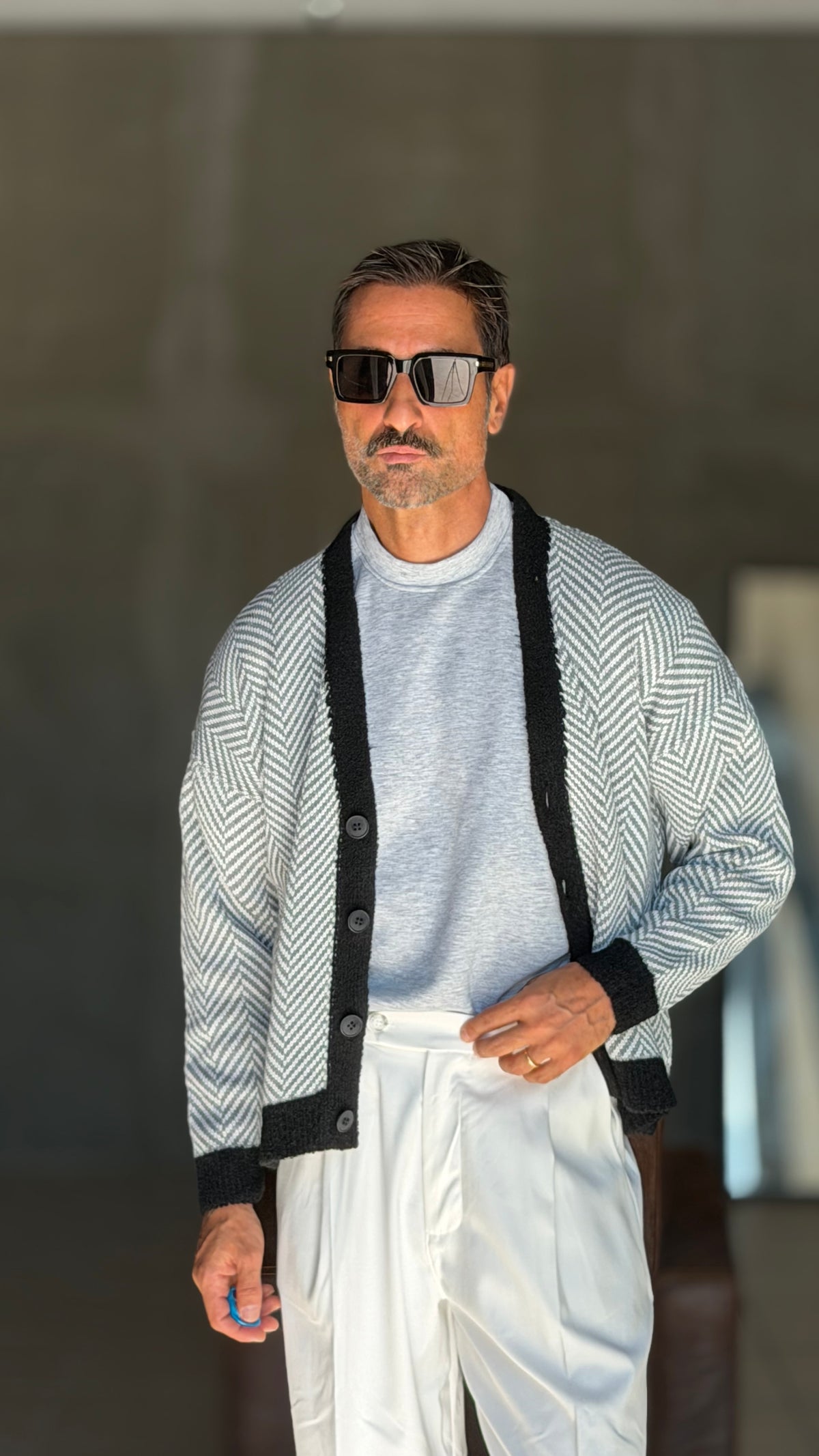 WHITE VISCOSE TROUSERS WITH REGULAR BOTTOM