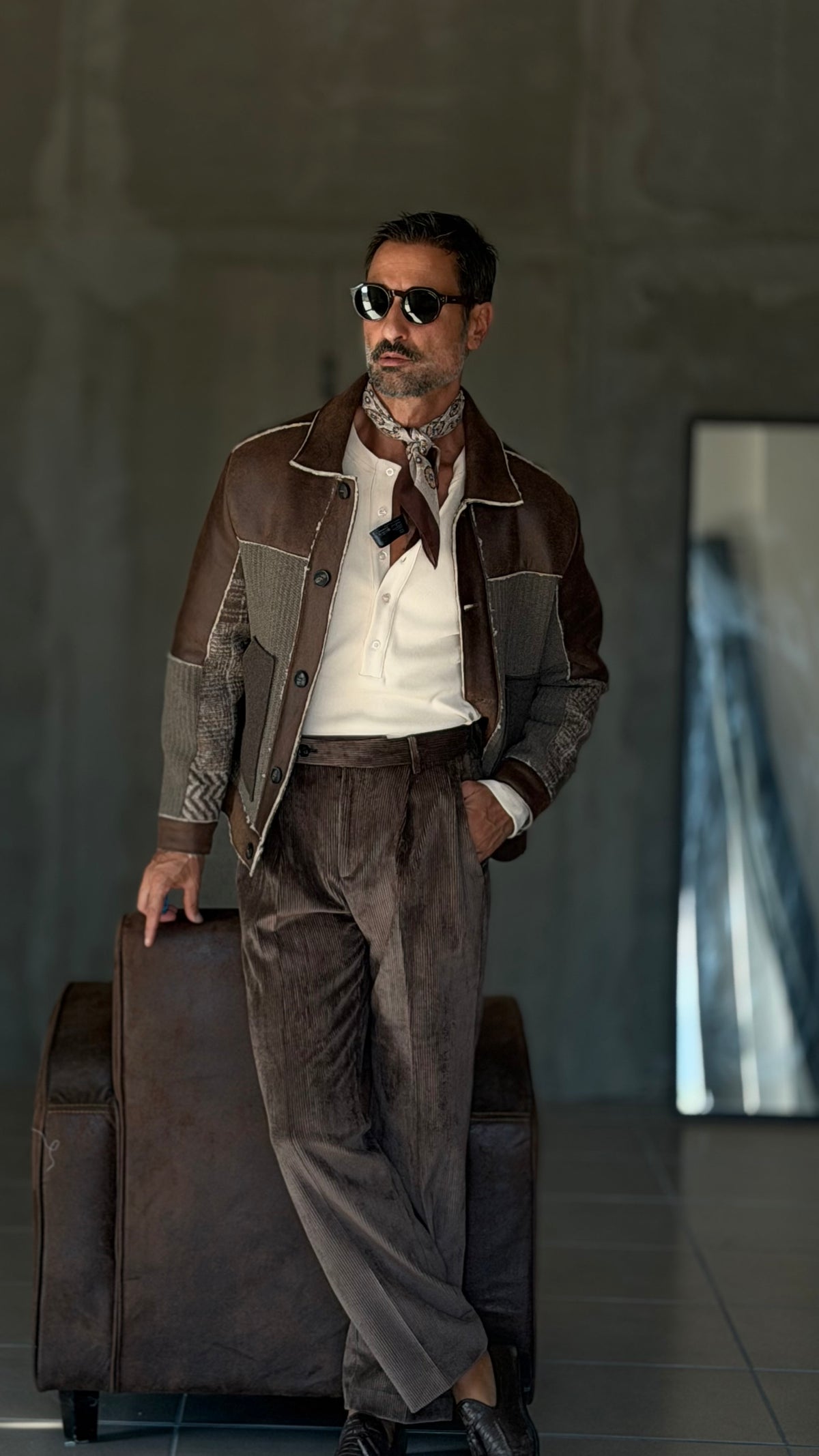 WHITE VISCOSE TROUSERS WITH REGULAR BOTTOM