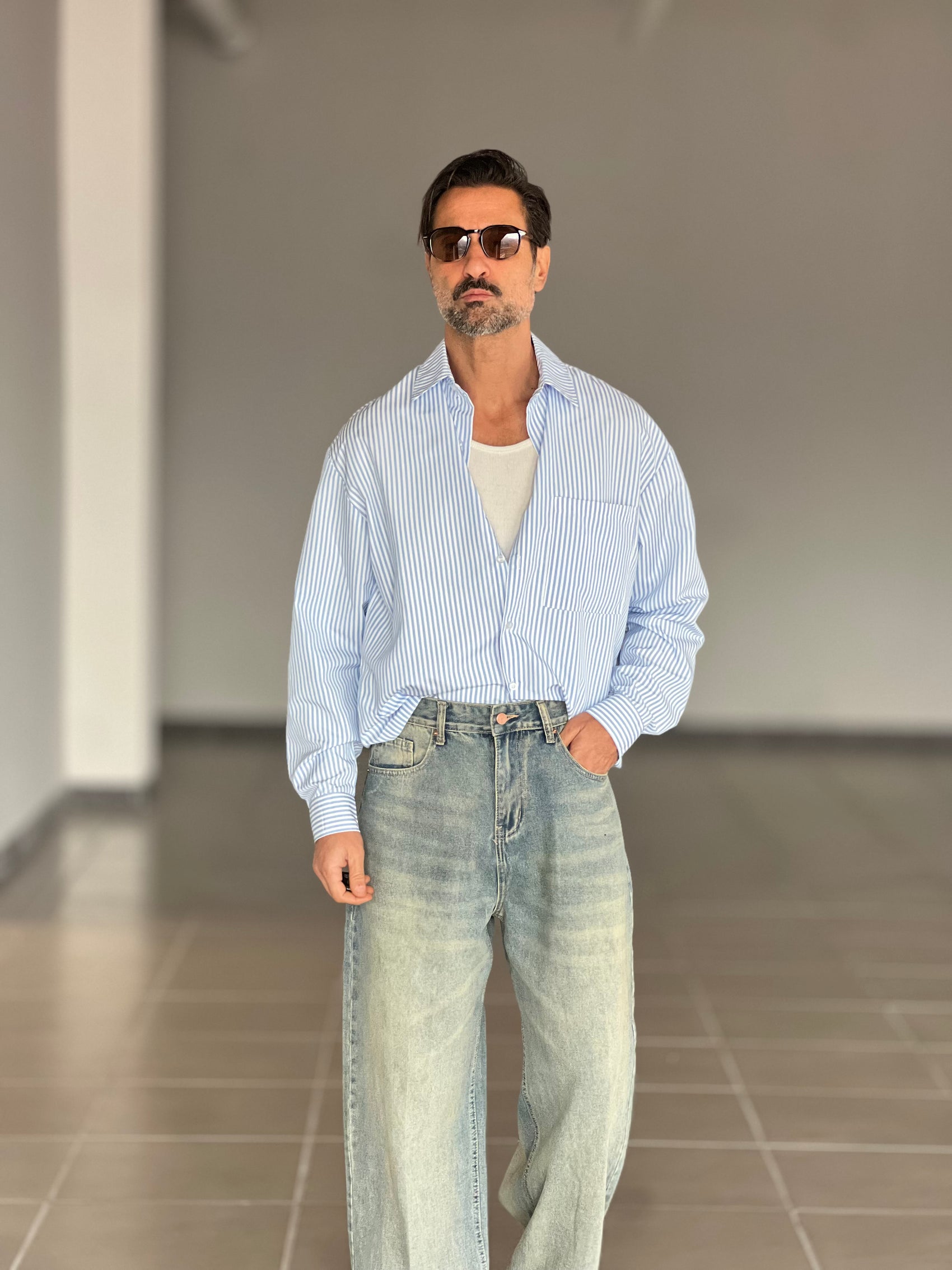 CAMICIA  BACCHETTA BIANCA E CELESTE  CROP ELASTICIZZATA