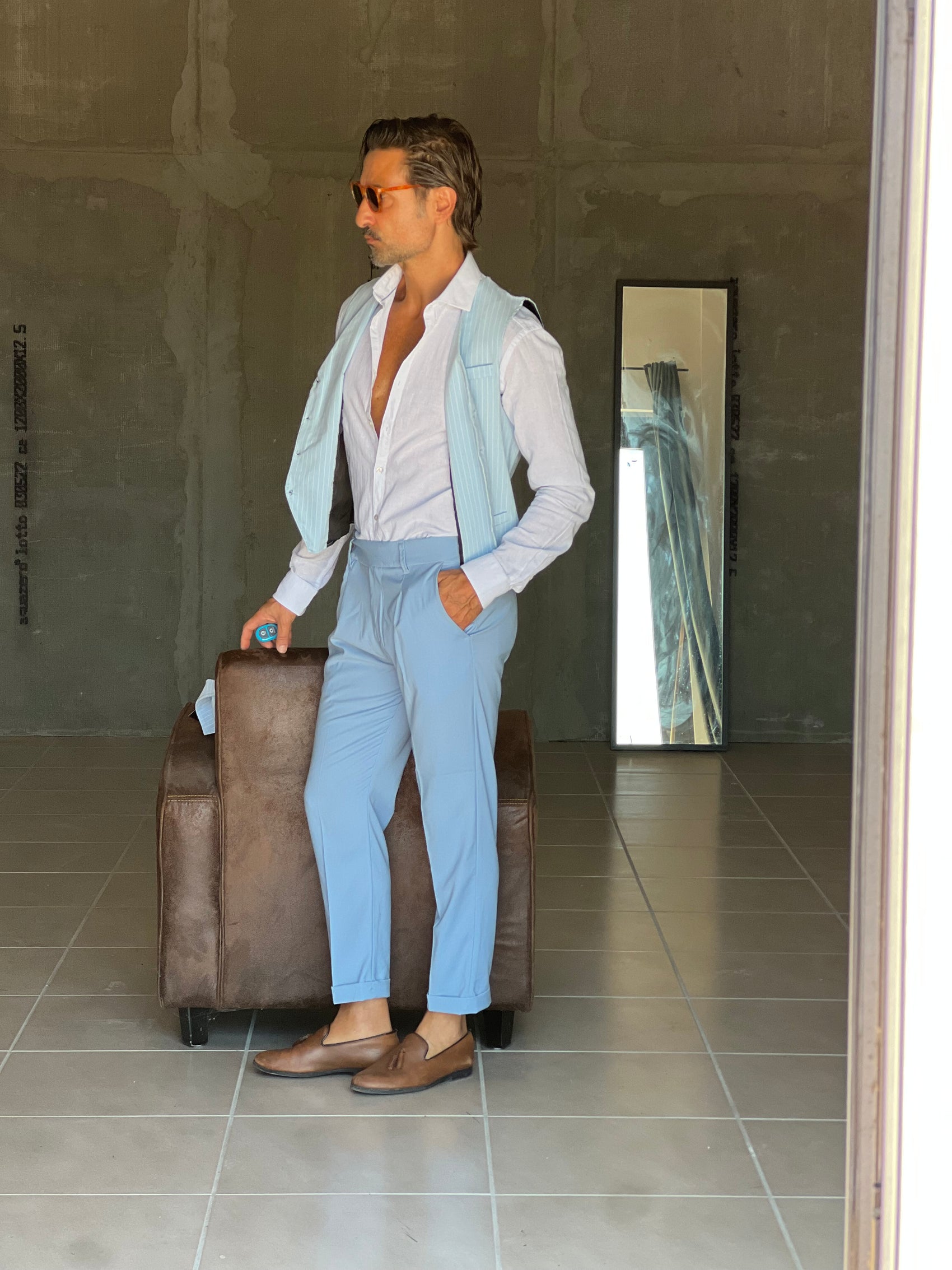 PANTALONE CELESTE  VITA ALTA PINCES VISCOSA