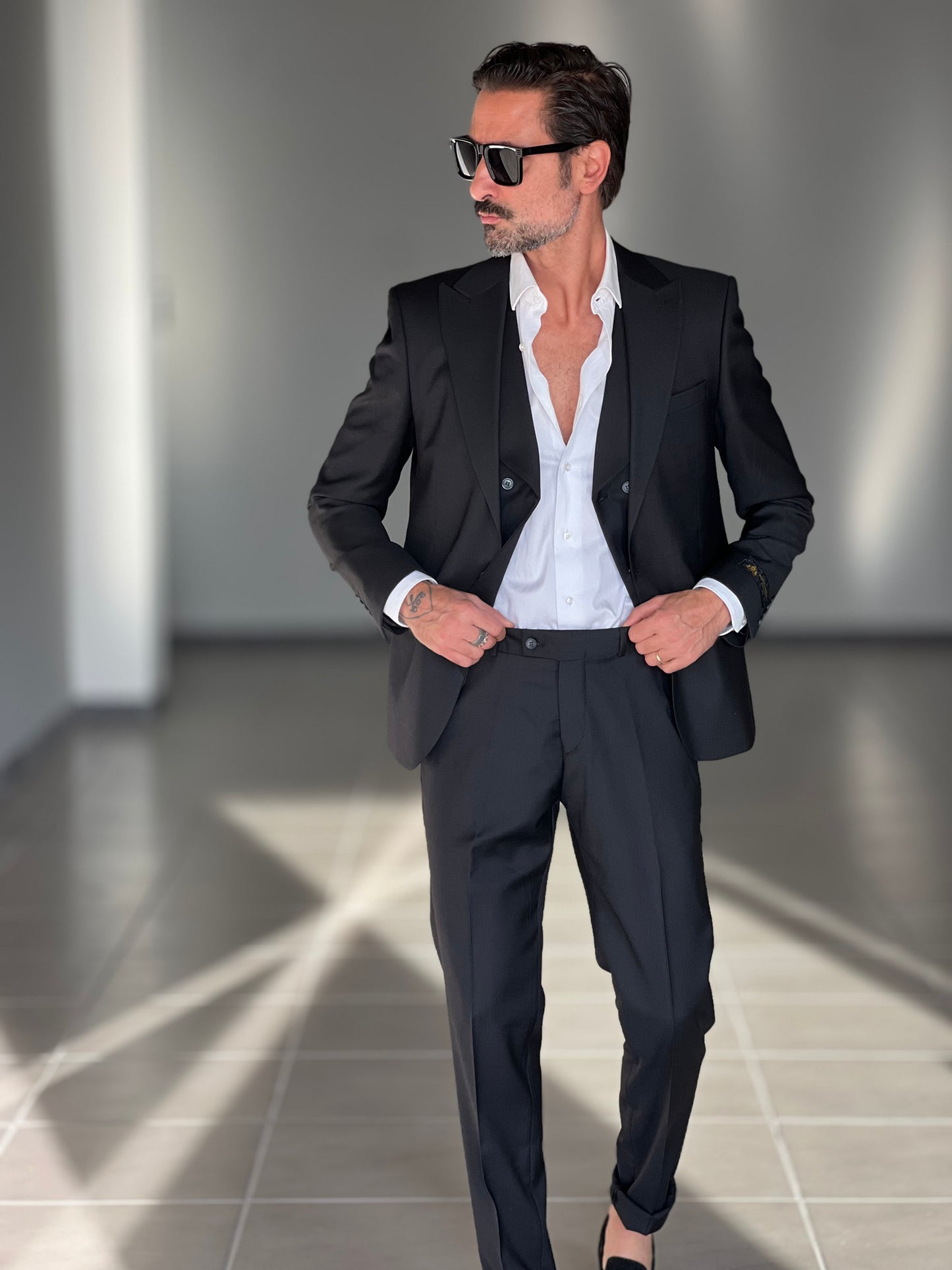 ABITO LANA E MISTI NERO 3 PEZZI GILET