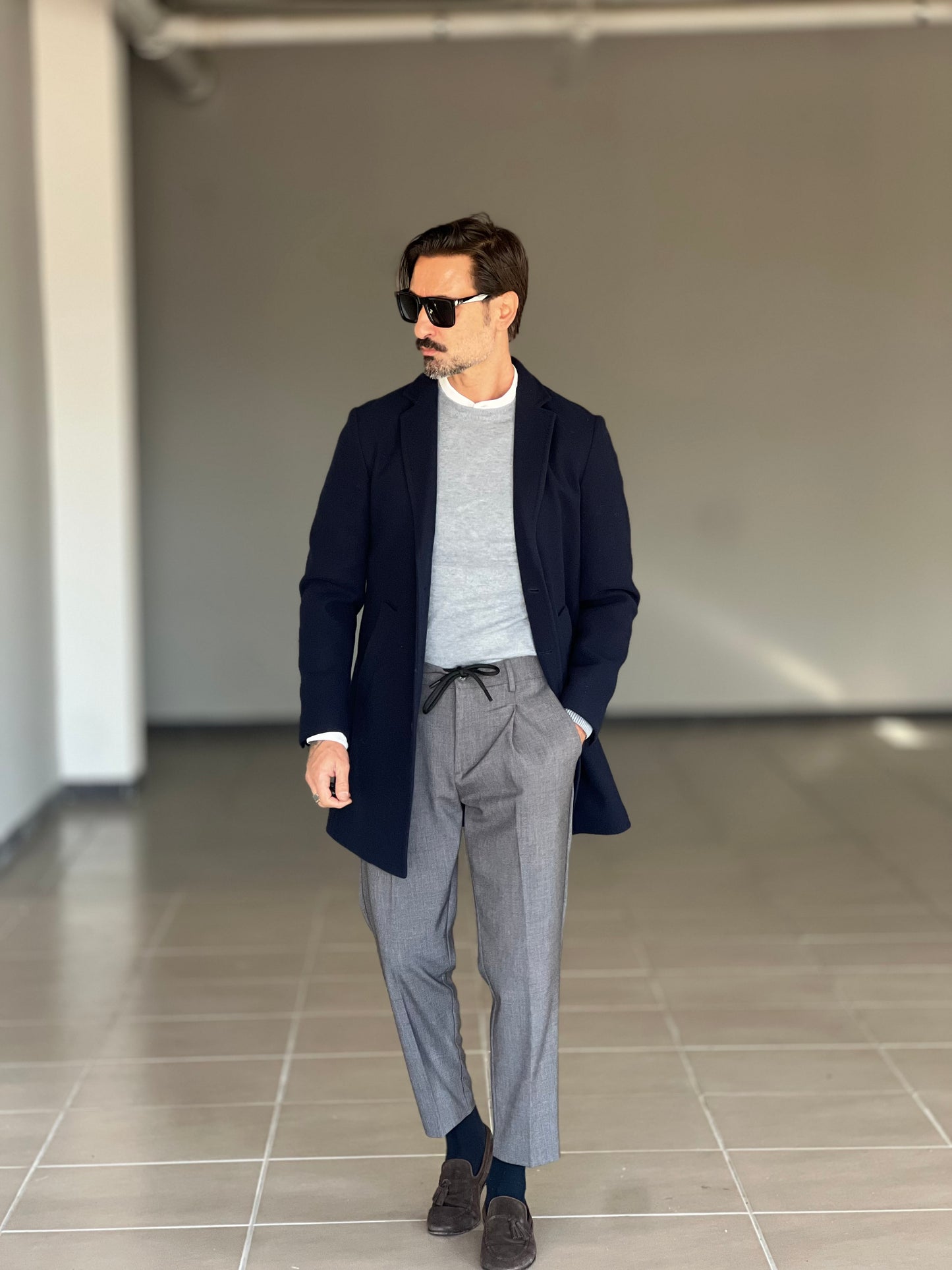 BLACK CHAIN ​​VISCOSE TROUSERS