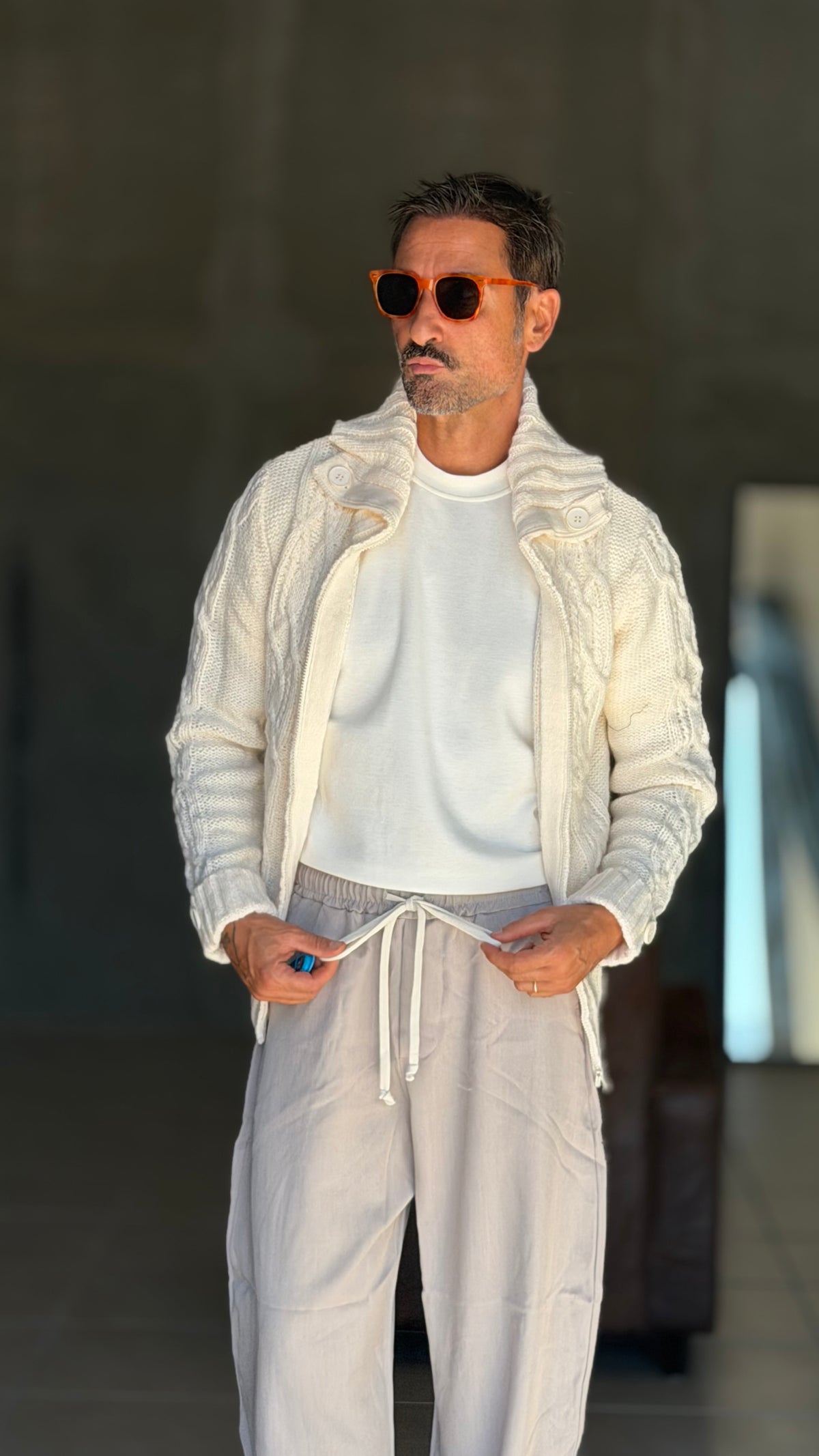 WHITE VISCOSE TROUSERS WITH REGULAR BOTTOM