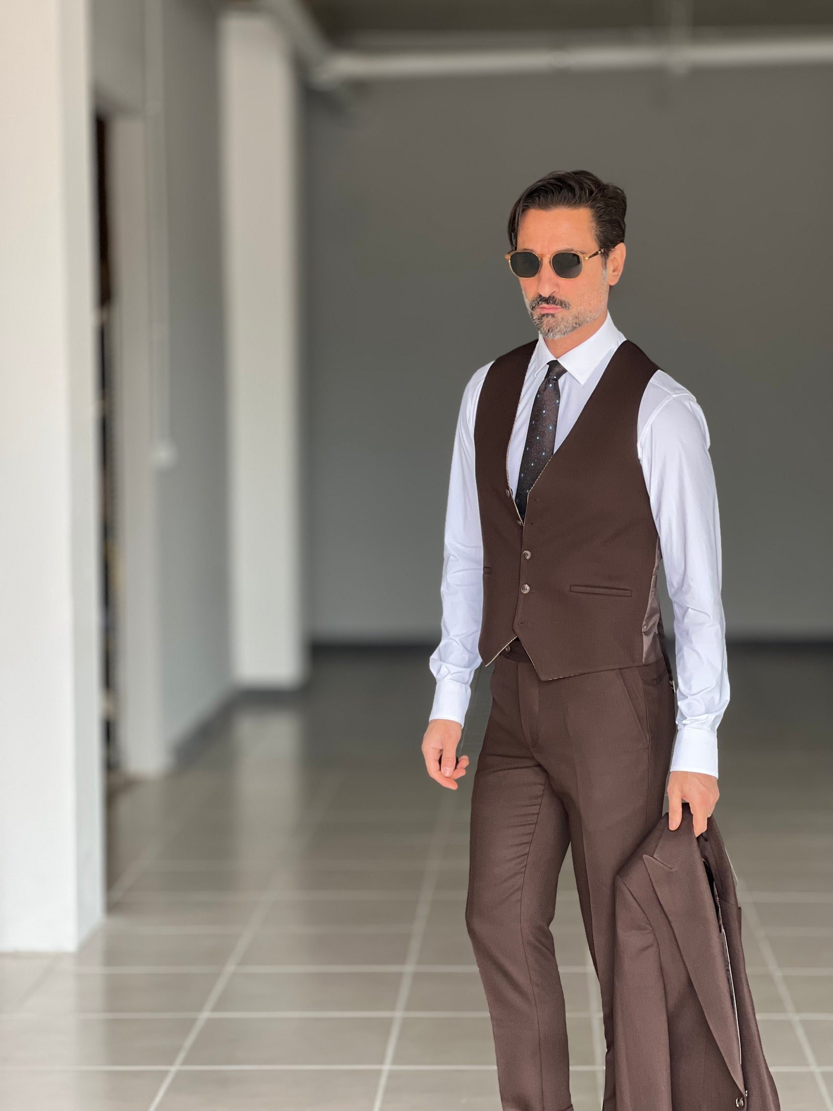 ABITO CIOCCOLATA  MONOPETTO  3 PEZZI GILET DOUBLE FACES 102