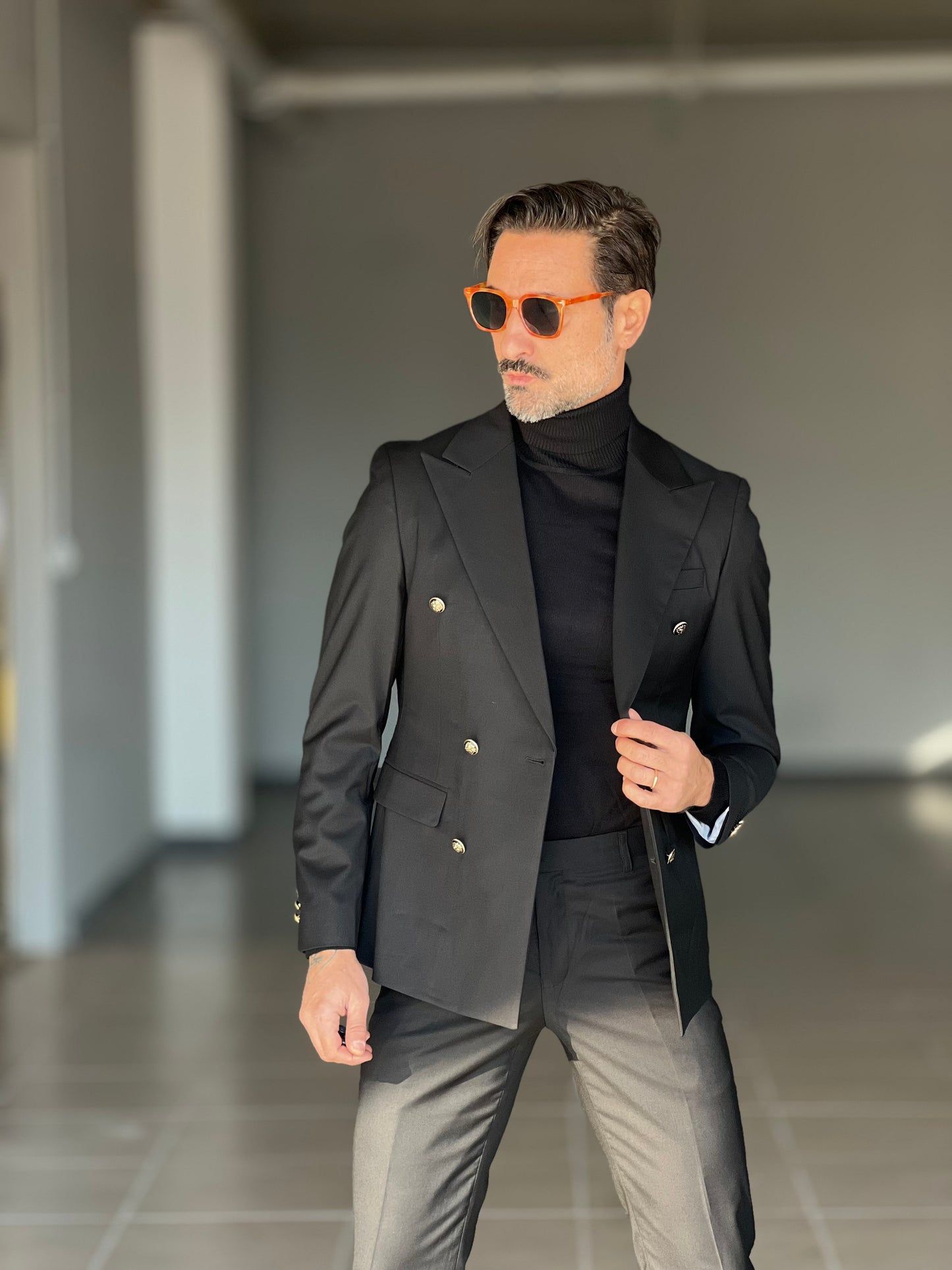 ABITO  NERO DOPPIOPETTO BOTTONE METALLO VISCOSA E MISTI