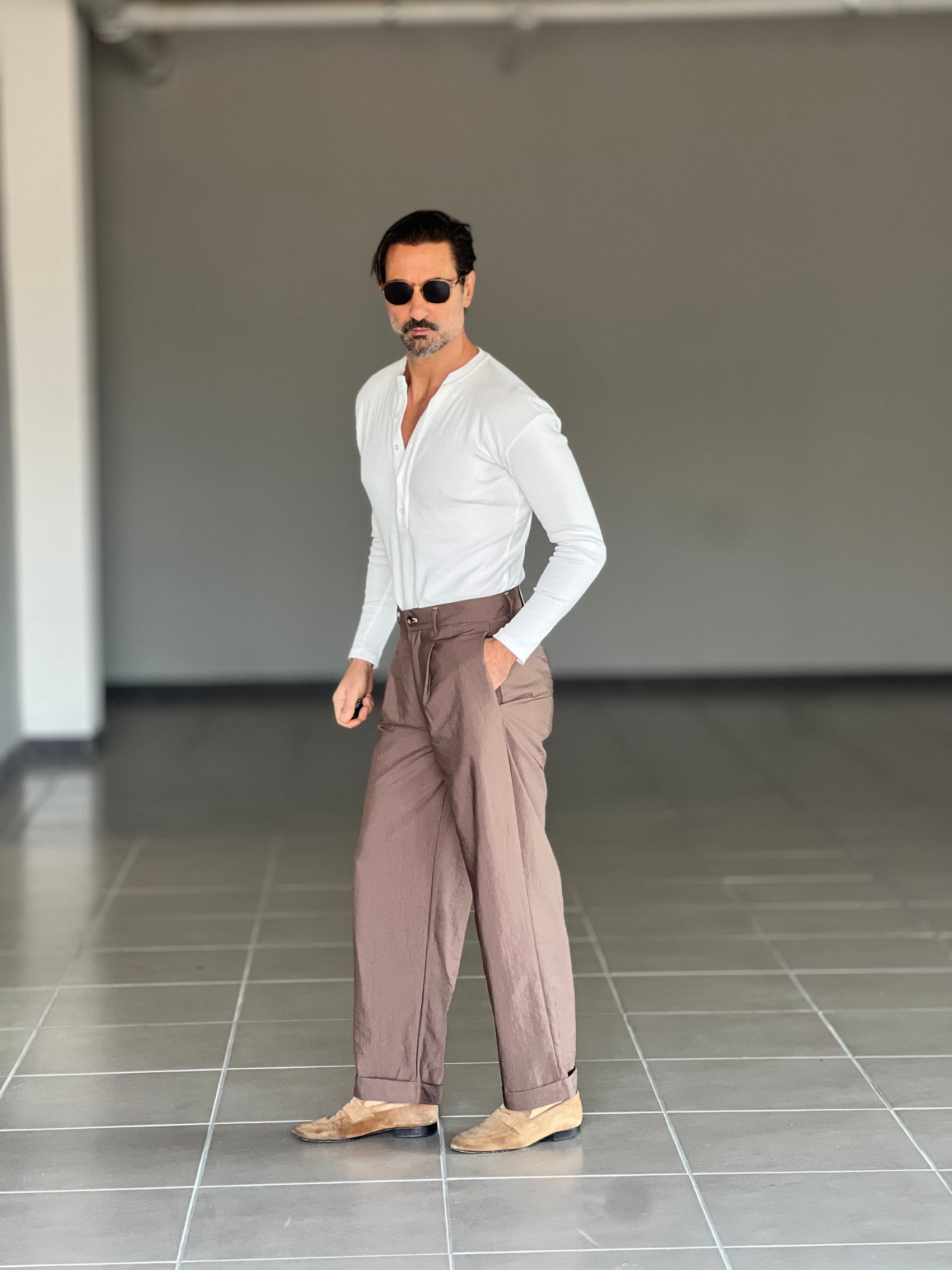WHITE VISCOSE TROUSERS WITH REGULAR BOTTOM