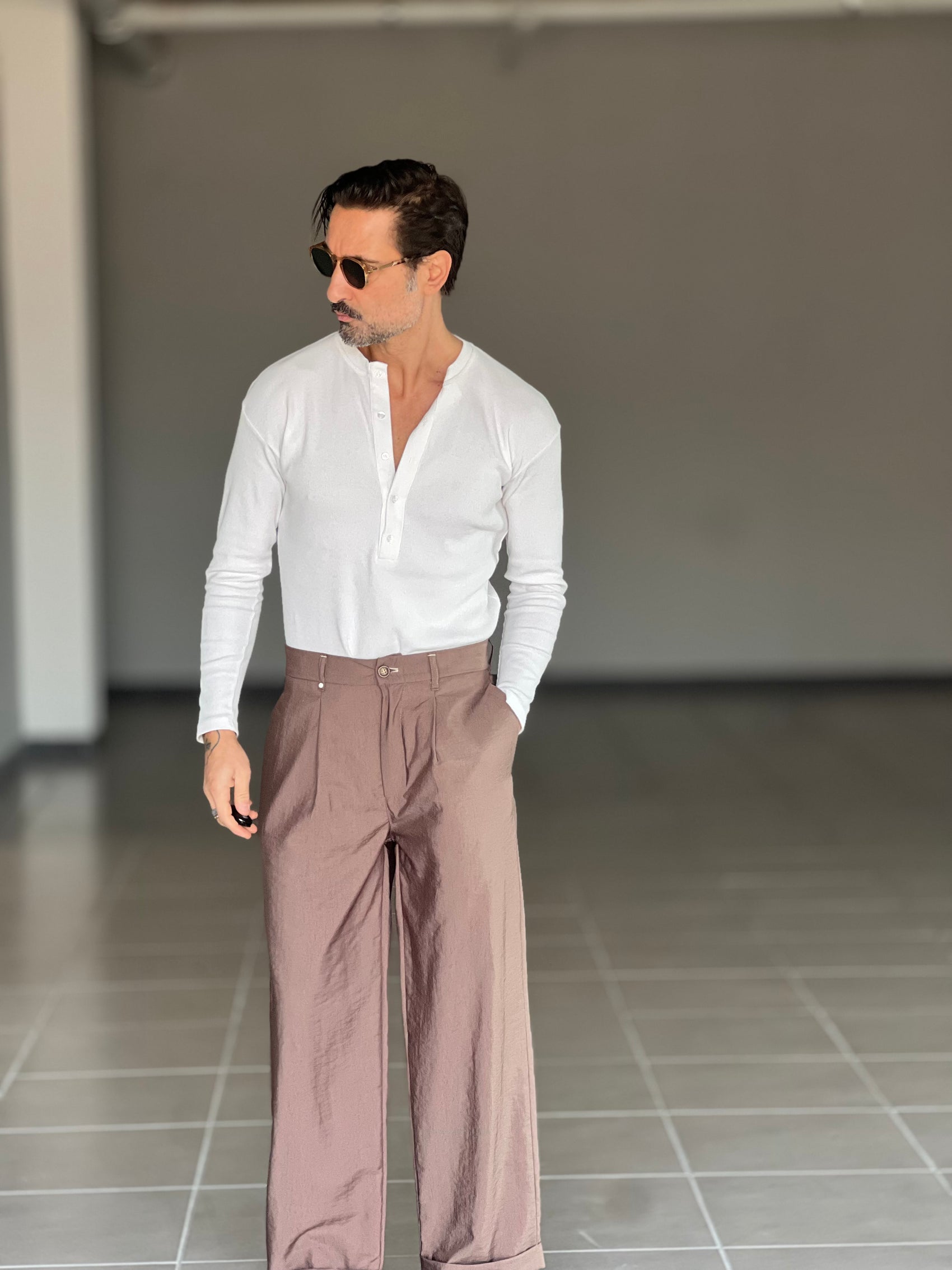 WHITE VISCOSE TROUSERS WITH REGULAR BOTTOM