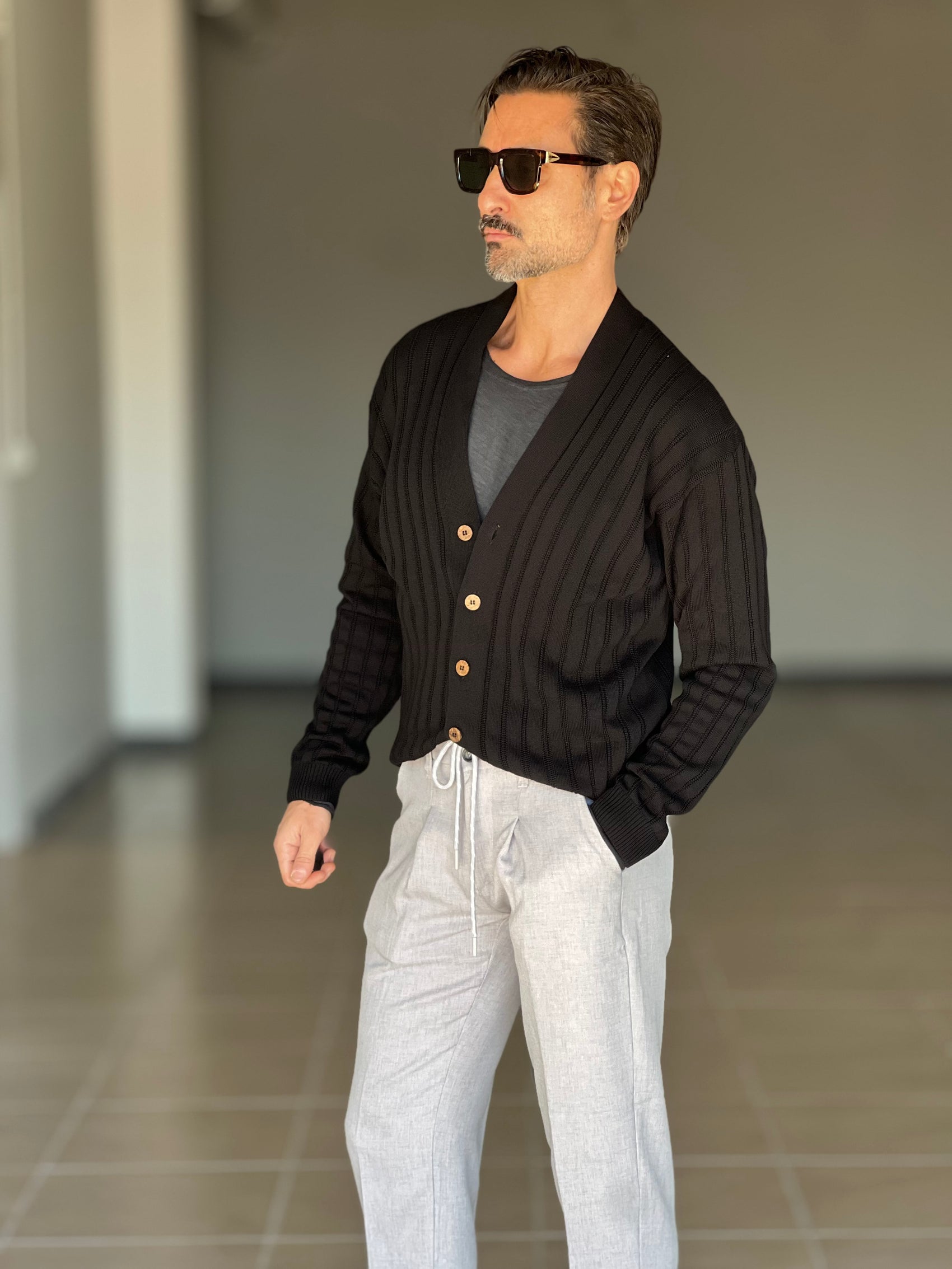 CARDIGAN  NERO TESSUTO OPERATO