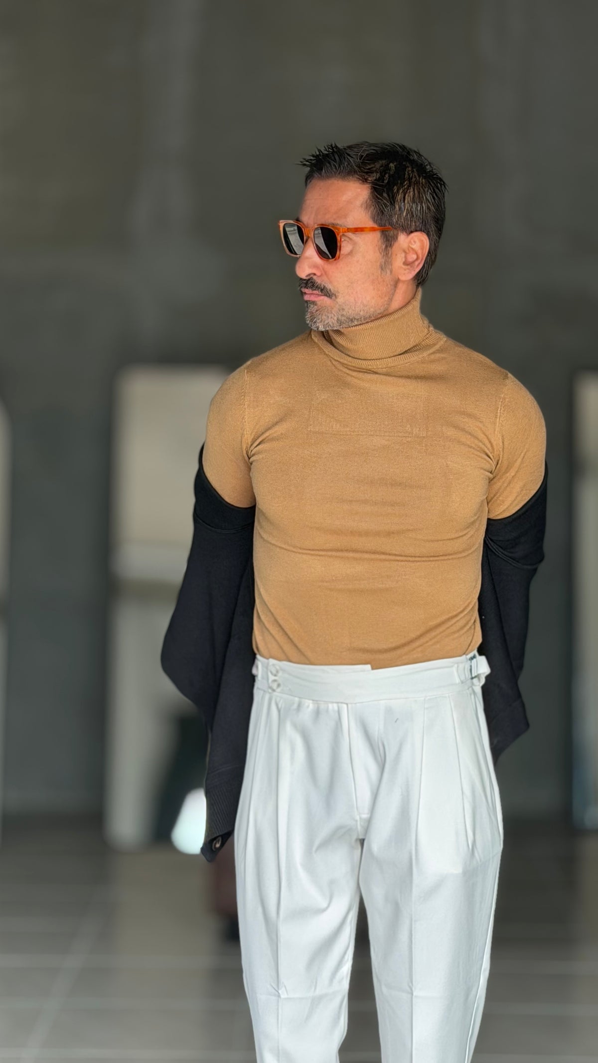 WHITE VISCOSE TROUSERS WITH REGULAR BOTTOM