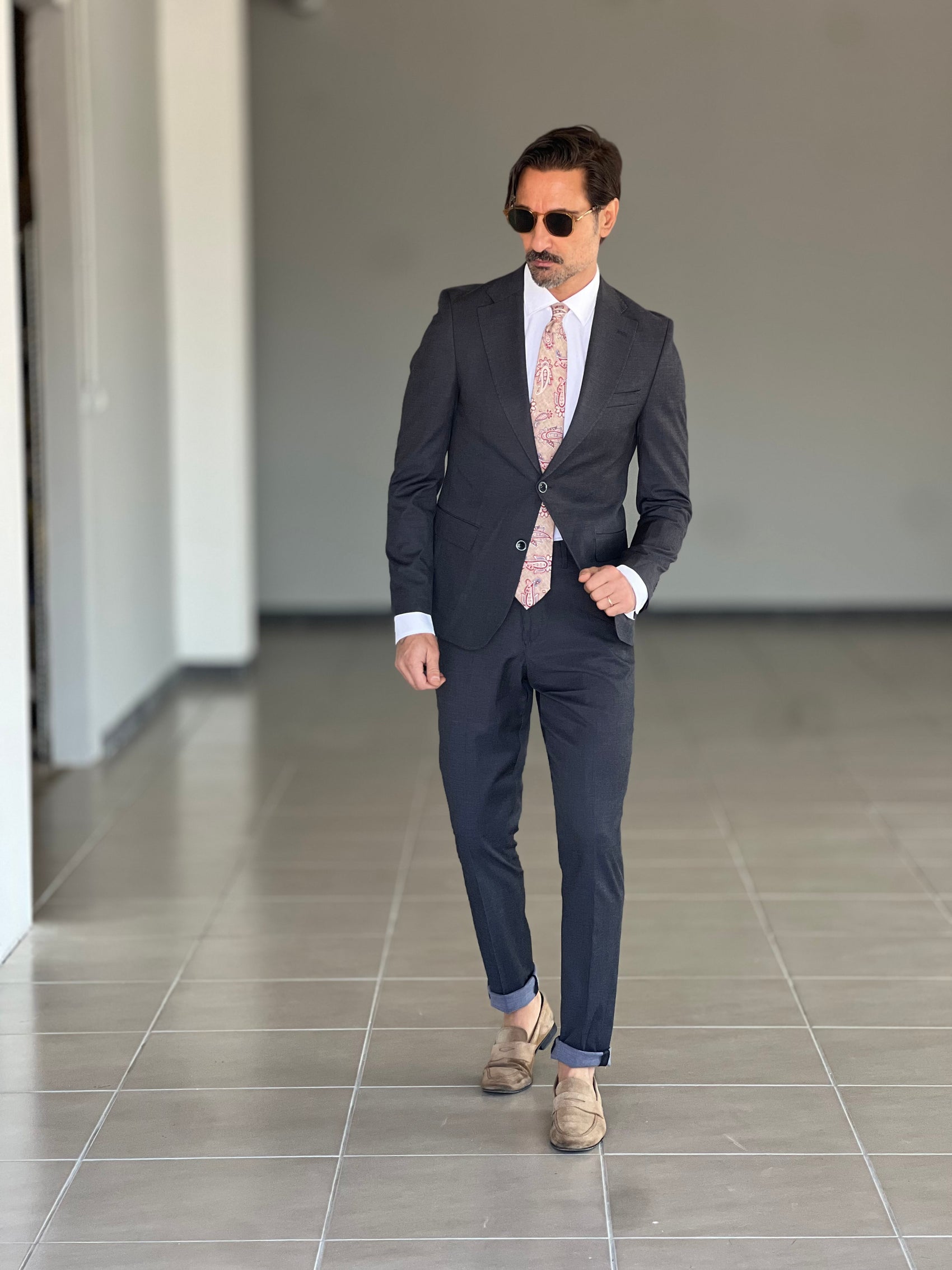 ABITO  GRIGIO PIOMBO  MONOPETTO ELASTICIZZATO