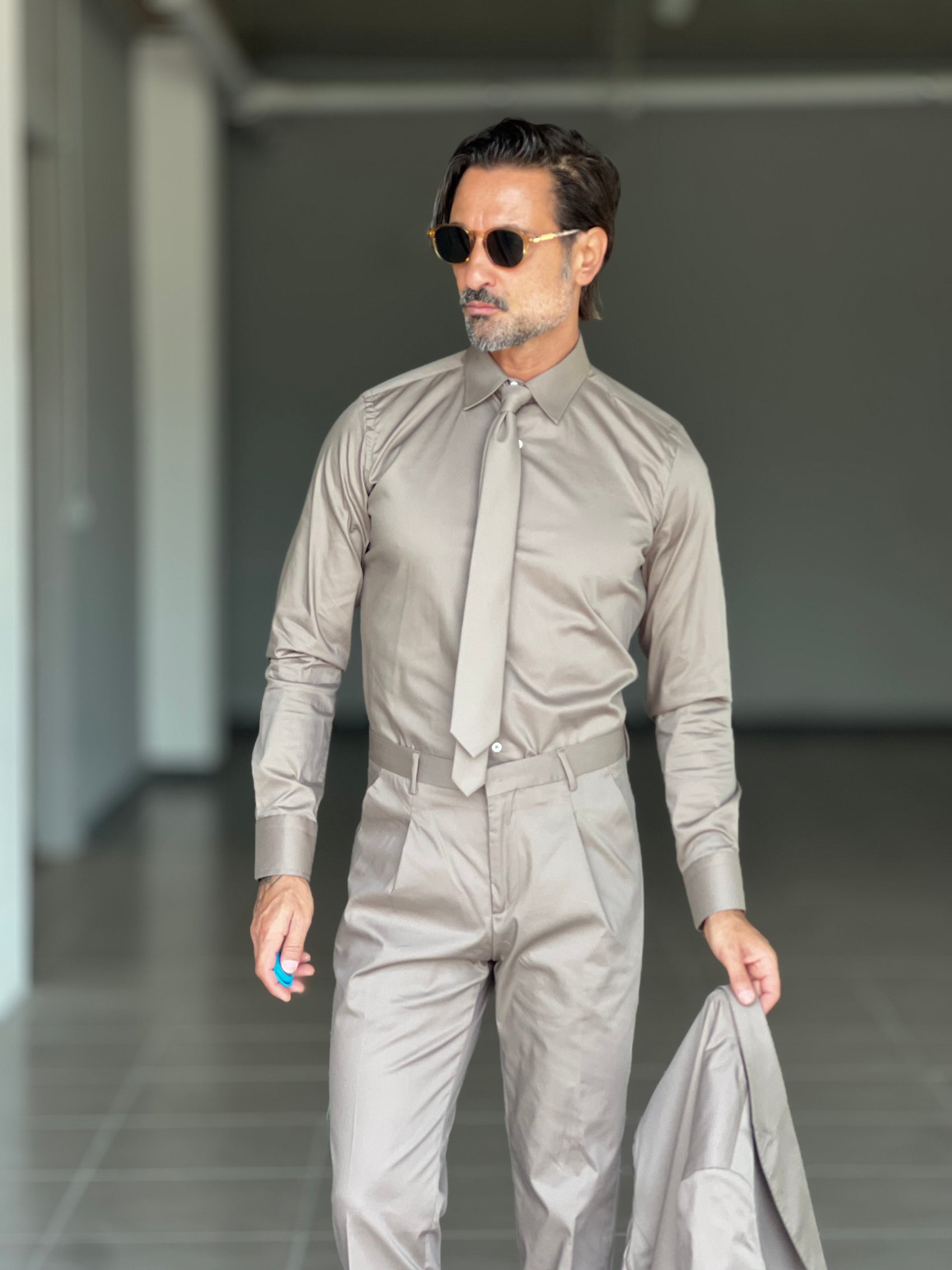 ABITO +CAMICIA +CRAVATTA (STESSO TESSUTO IN COTONE)
