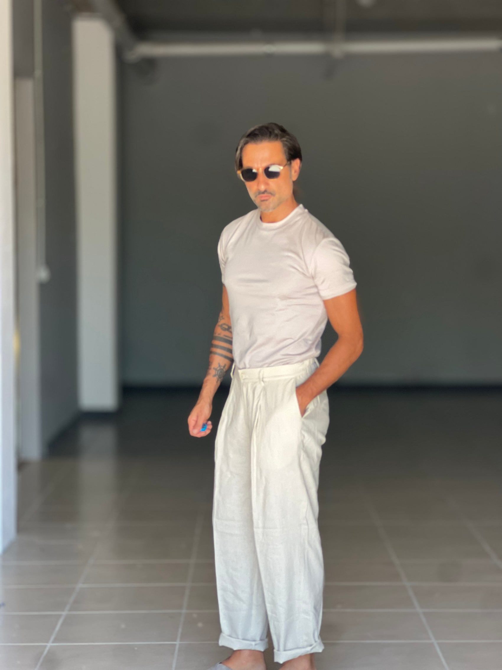 WHITE VISCOSE TROUSERS WITH REGULAR BOTTOM