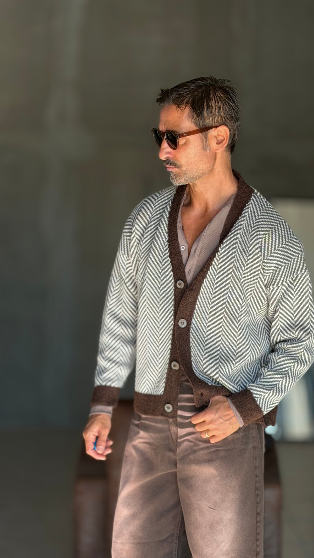 WHITE VISCOSE TROUSERS WITH REGULAR BOTTOM