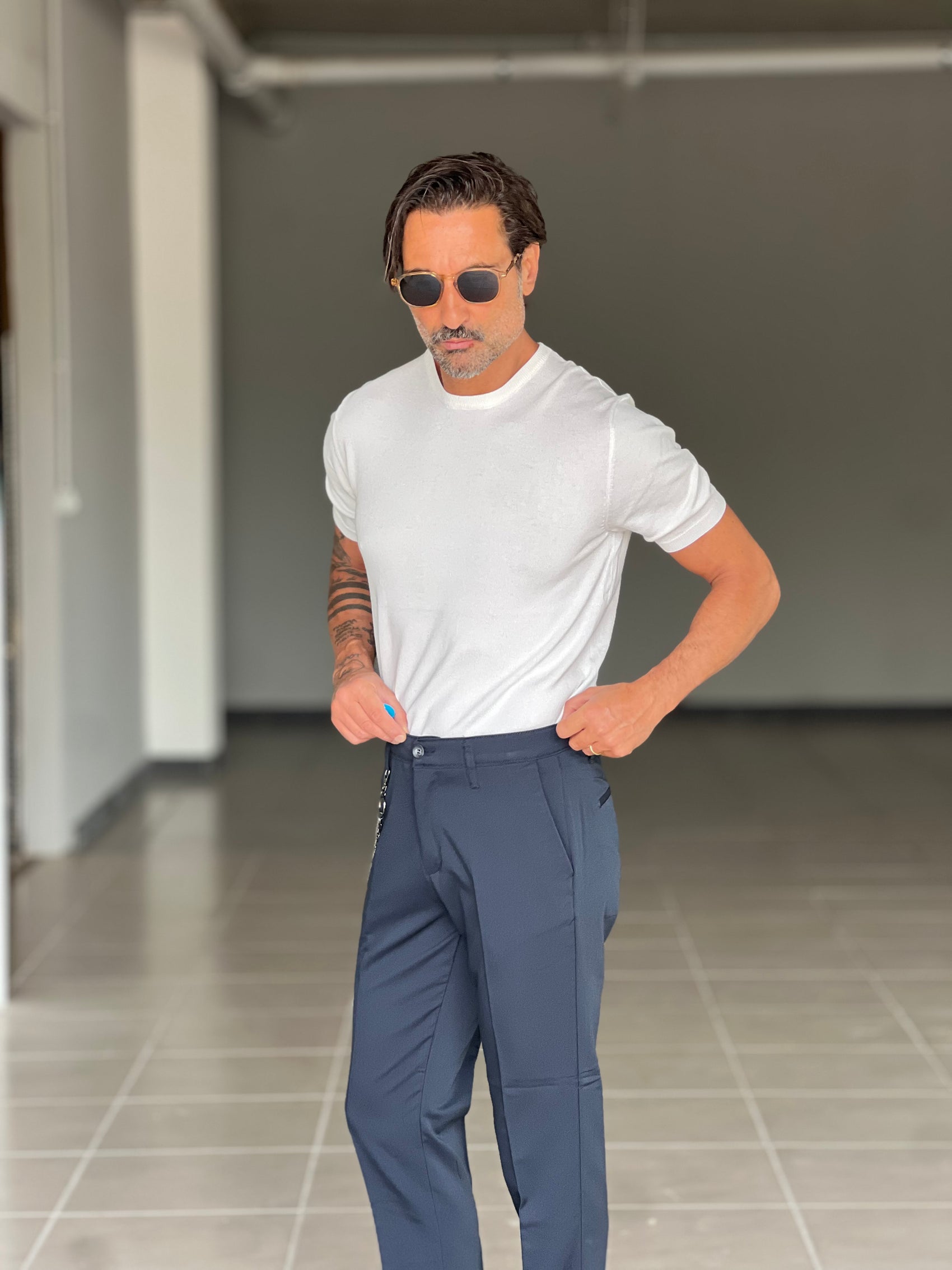 WHITE VISCOSE TROUSERS WITH REGULAR BOTTOM