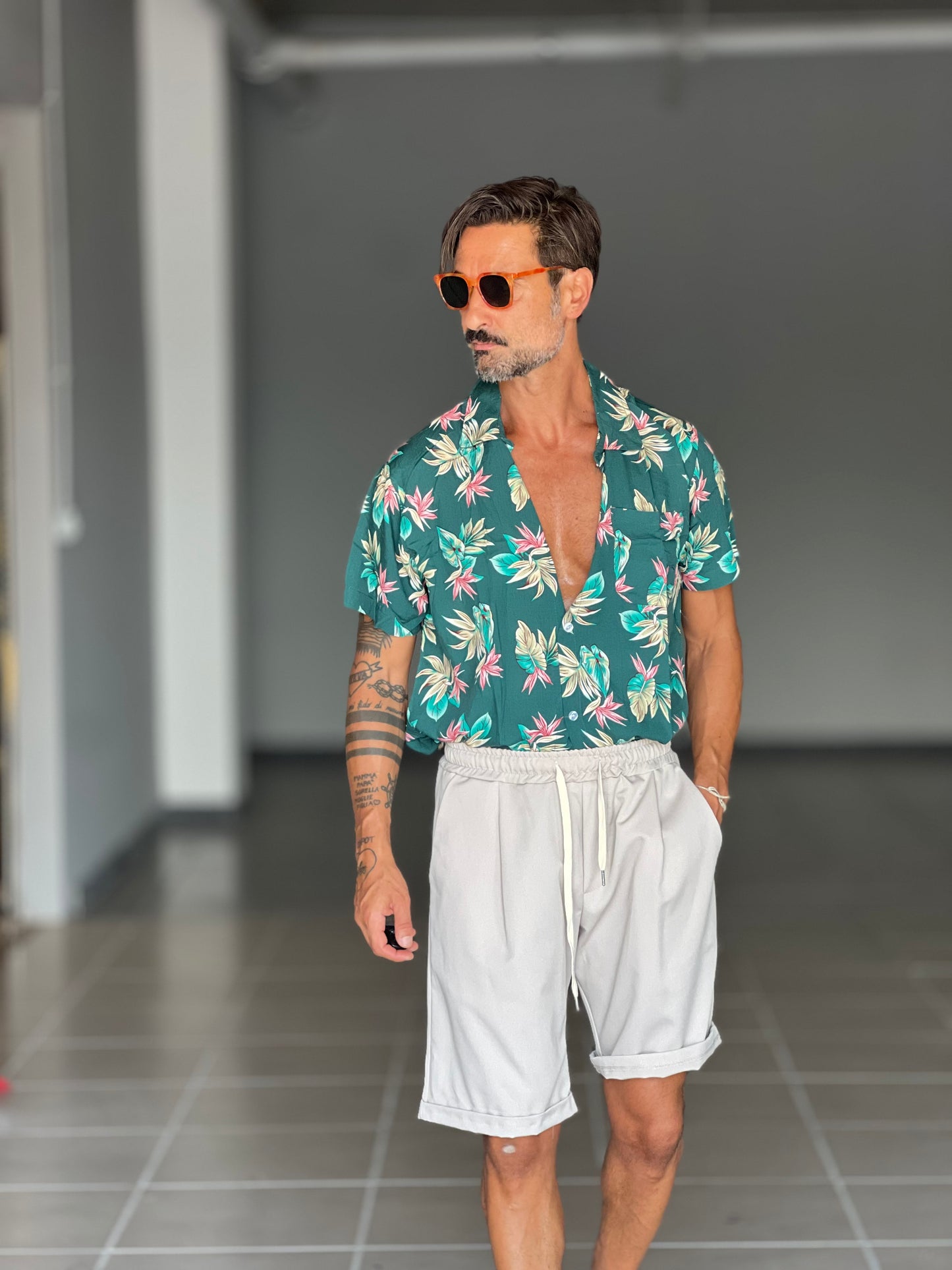 CAMICIA FIORE FONDO VERDE  MEZZA MANICA VISCOSA