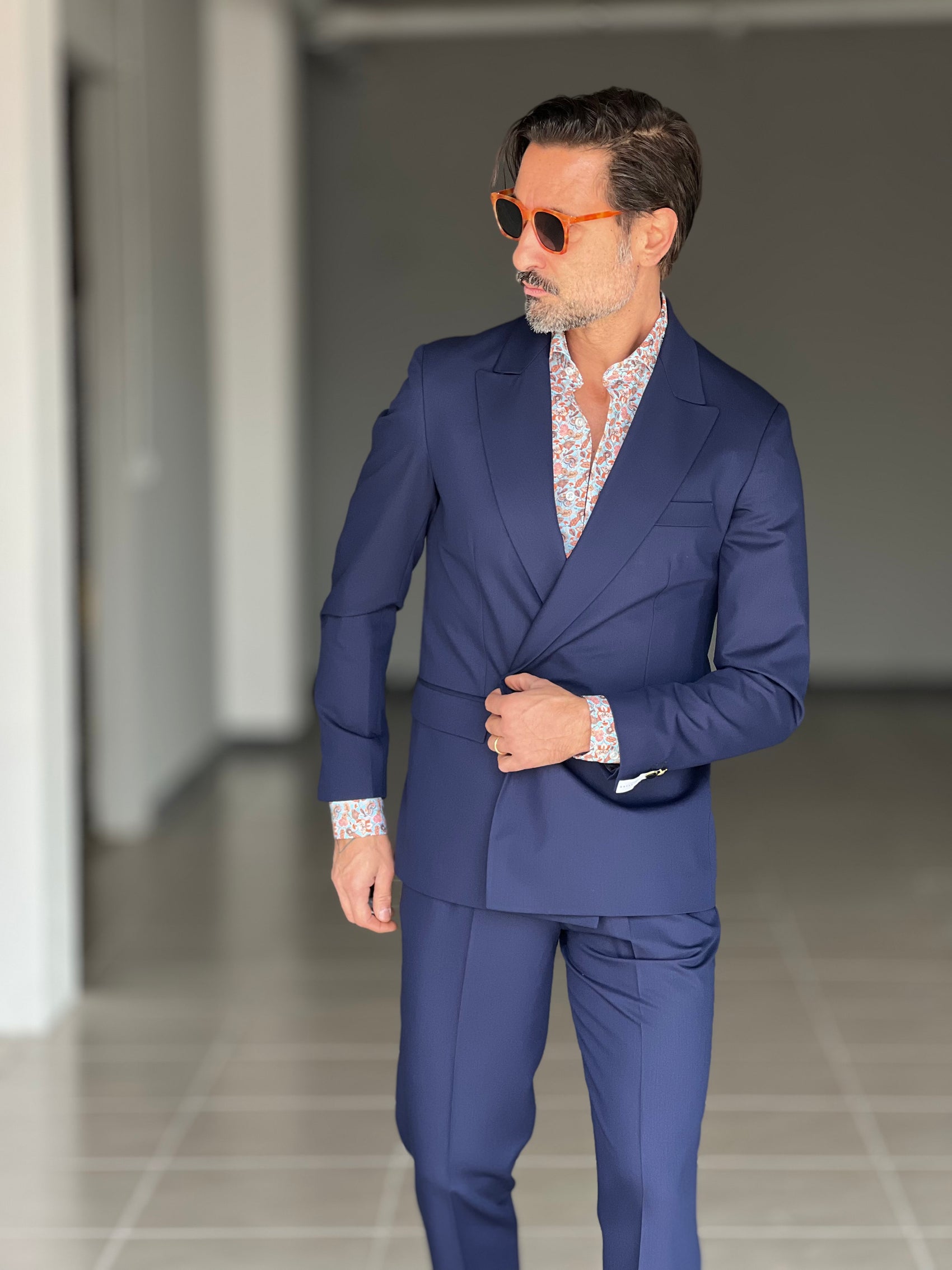 ABITO BLU   DOPPIOPETTO UN  BOTTONE METALLO