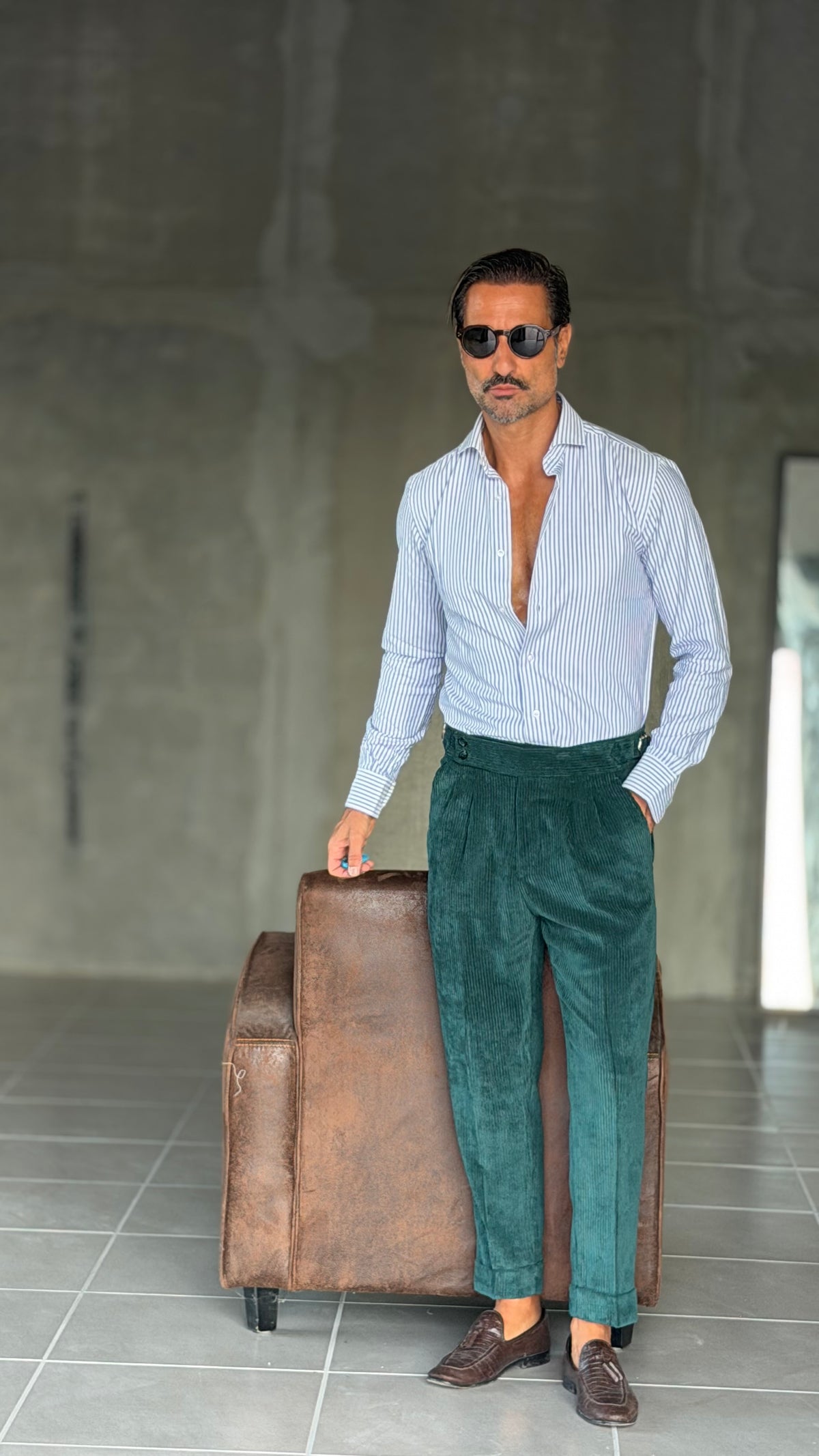 PANTALONE  VELLUTO VERDE  VITA ALTA 004  (ABBINABILE ALLA GIACCA VELLUTO VERDE  004)