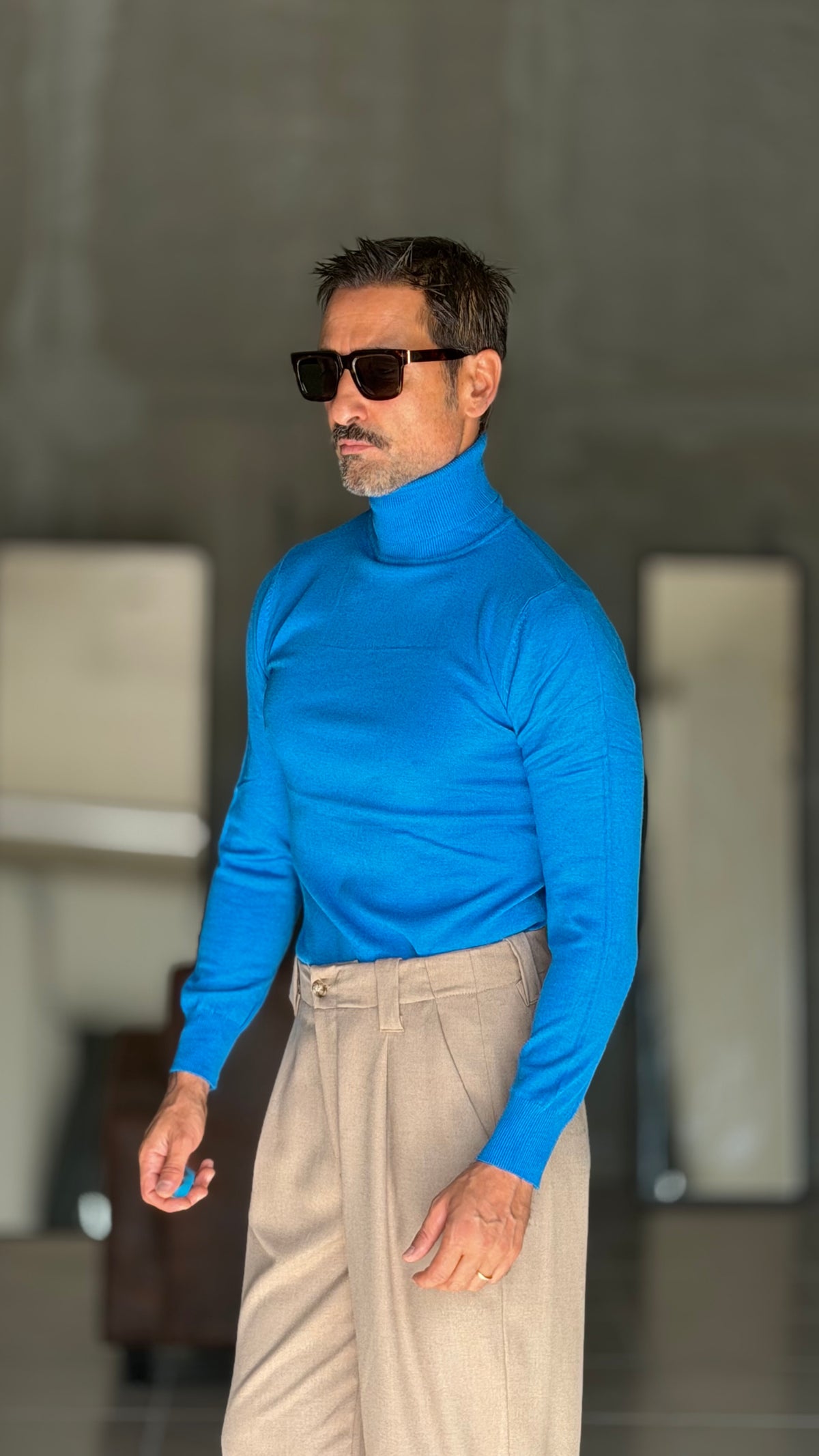 COLLO ALTO  COLOR BLU ELETTRICO VISCOSA E MISTI