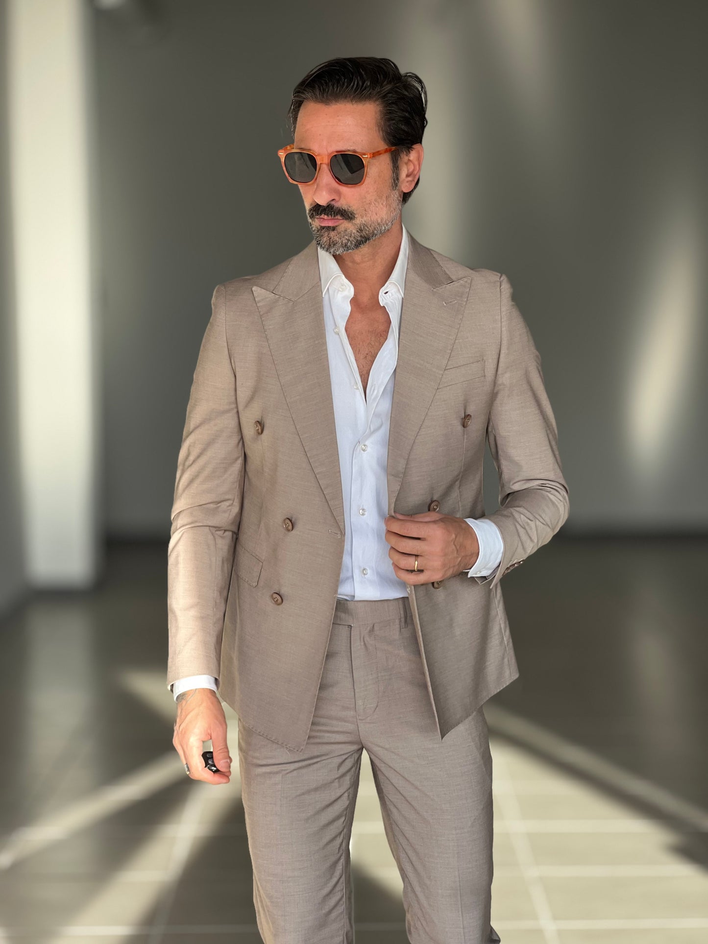 ABITO  TABACCO  DOPPIOPETTO BOTTONE OSSO VISCOSA E MISTI