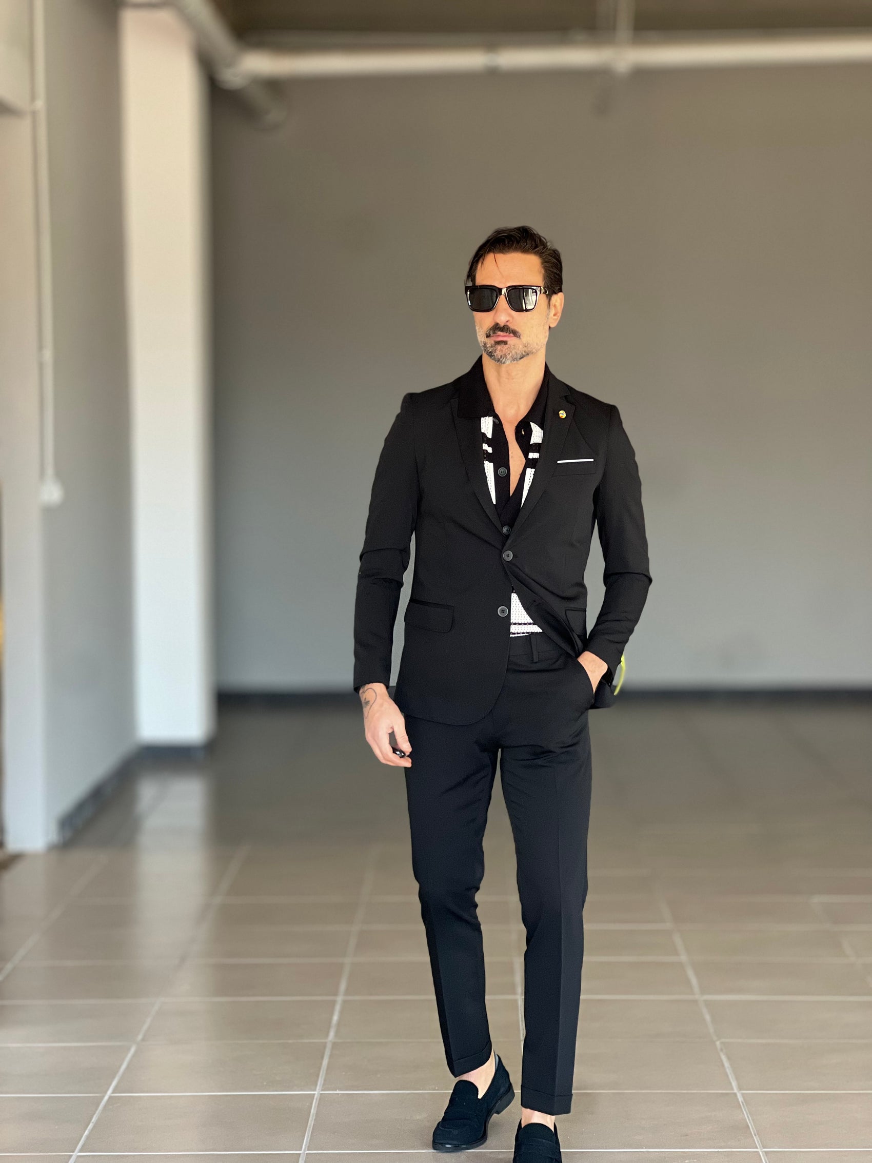 ABITO NERO MONOPETTO VISCOSA