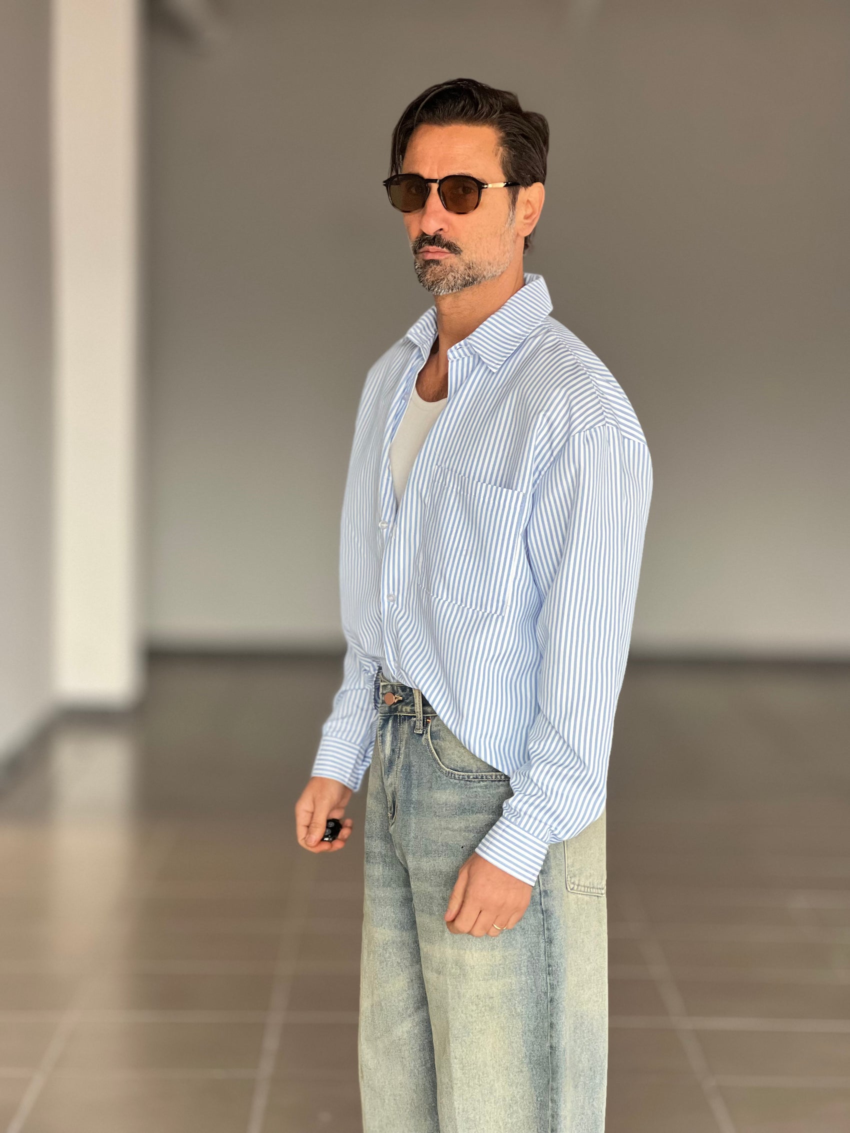 CAMICIA  BACCHETTA BIANCA E CELESTE  CROP ELASTICIZZATA