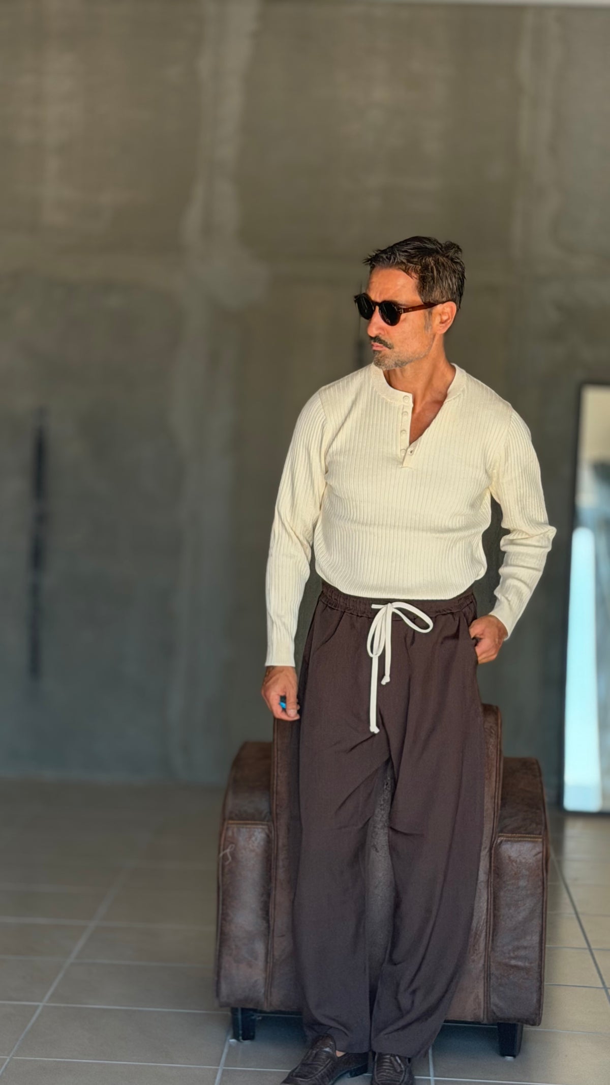 WHITE VISCOSE TROUSERS WITH REGULAR BOTTOM