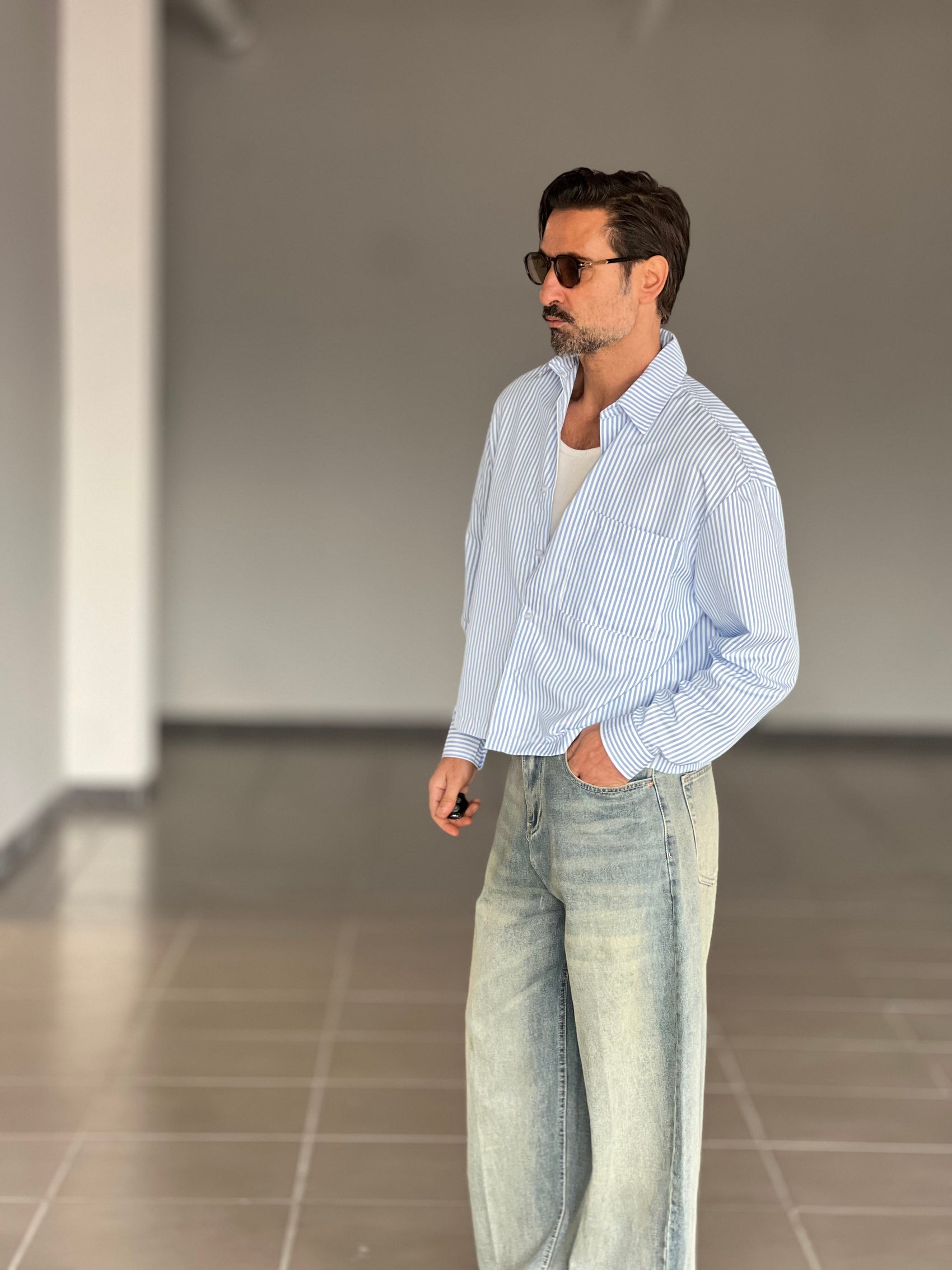 CAMICIA  BACCHETTA BIANCA E CELESTE  CROP ELASTICIZZATA