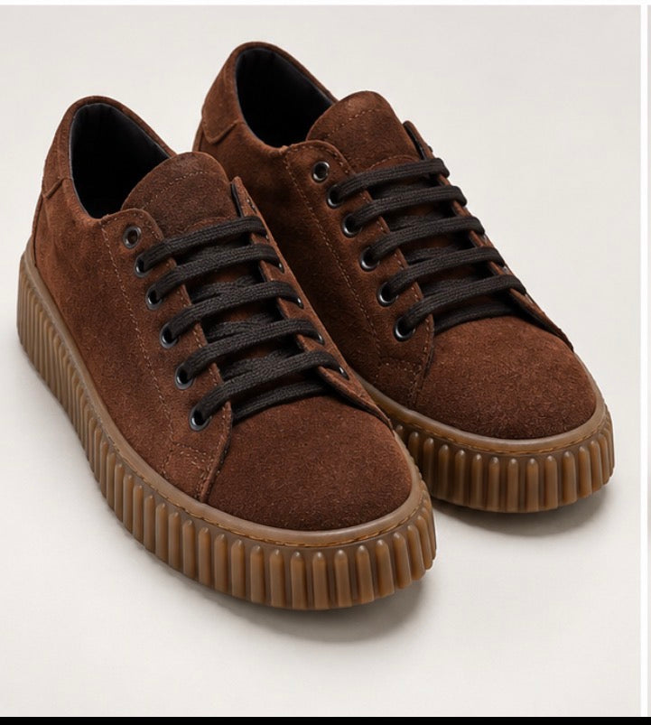 SNEAKER CAMOSCIO MORO SUOLA BRUNITA